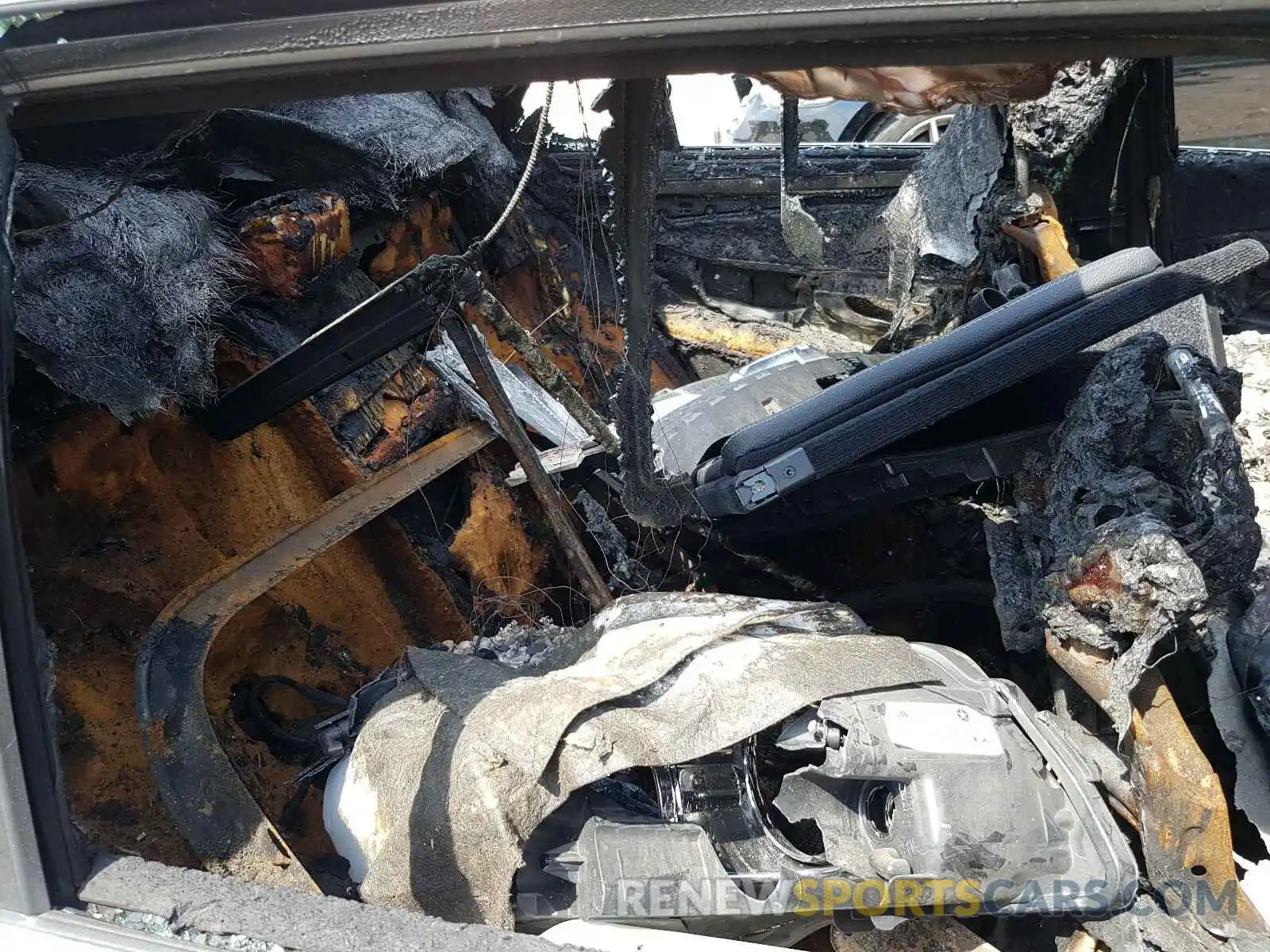 6 Photograph of a damaged car WDDZH6JB8KA667677 MERCEDES-BENZ E 450 4MAT 2019