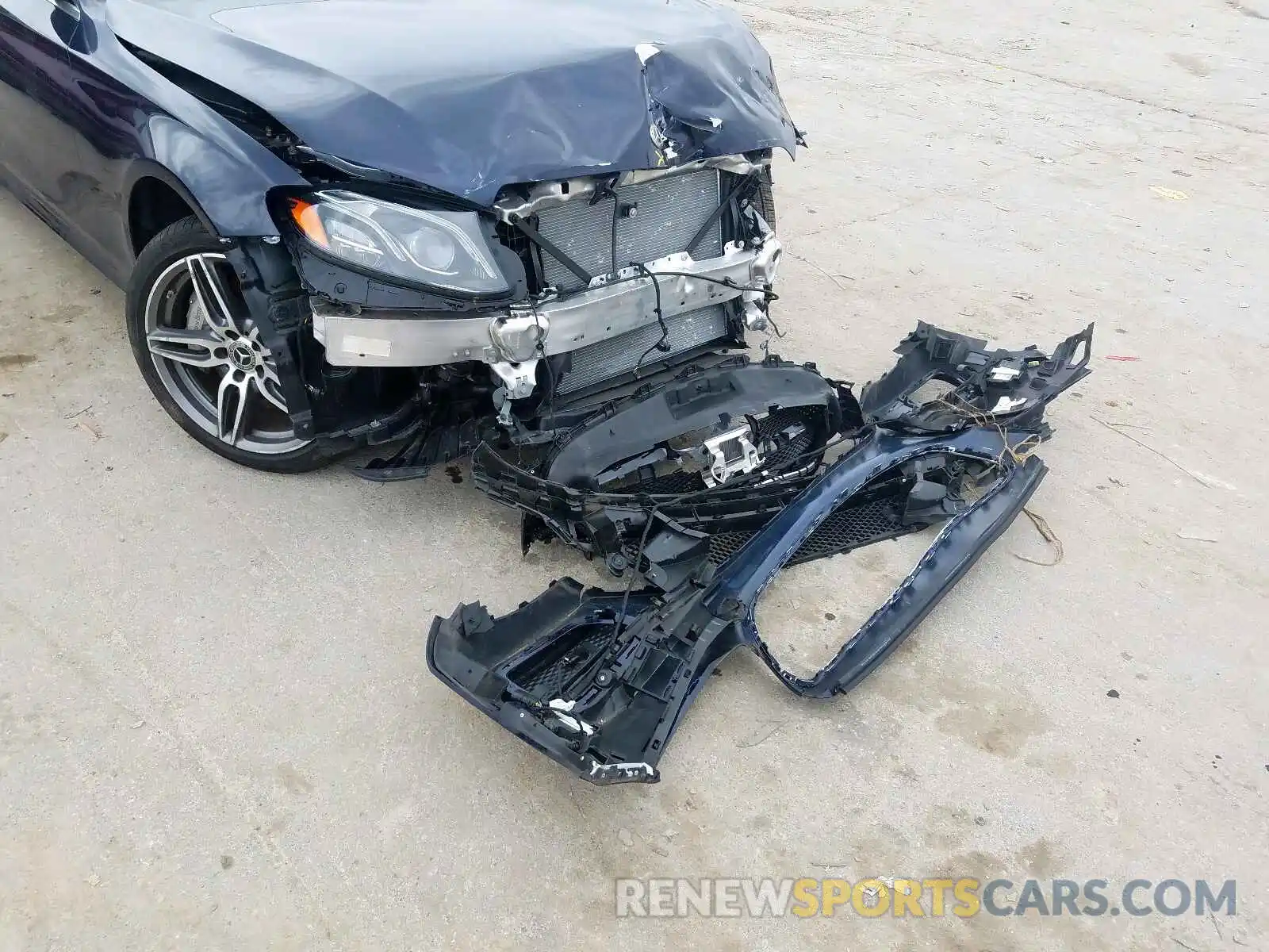 9 Photograph of a damaged car WDDZH6JBXKA552157 MERCEDES-BENZ E 450 4MAT 2019