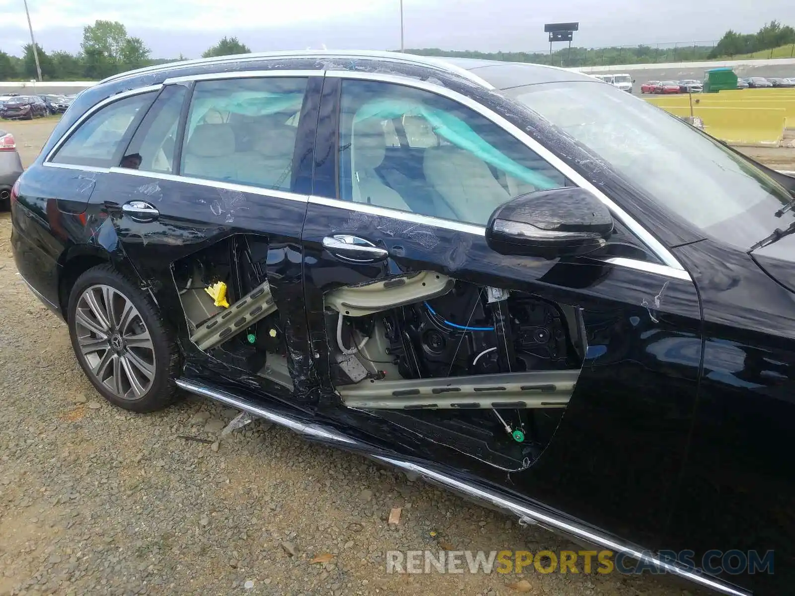 9 Photograph of a damaged car WDDZH6JB7LA708205 MERCEDES-BENZ E 450 4MAT 2020