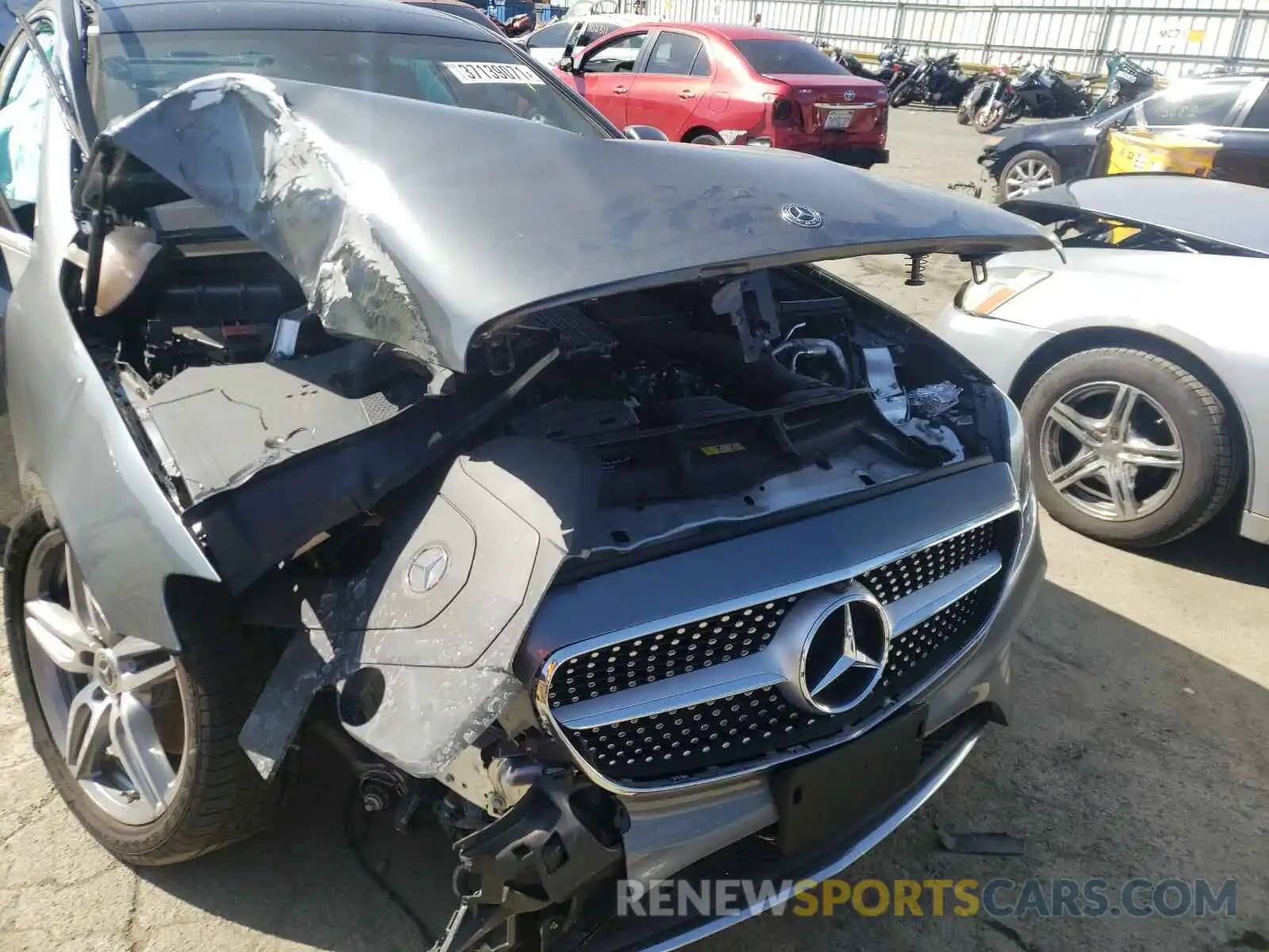 9 Photograph of a damaged car WDD1J6HB1KF077511 MERCEDES-BENZ E CLASS 2019