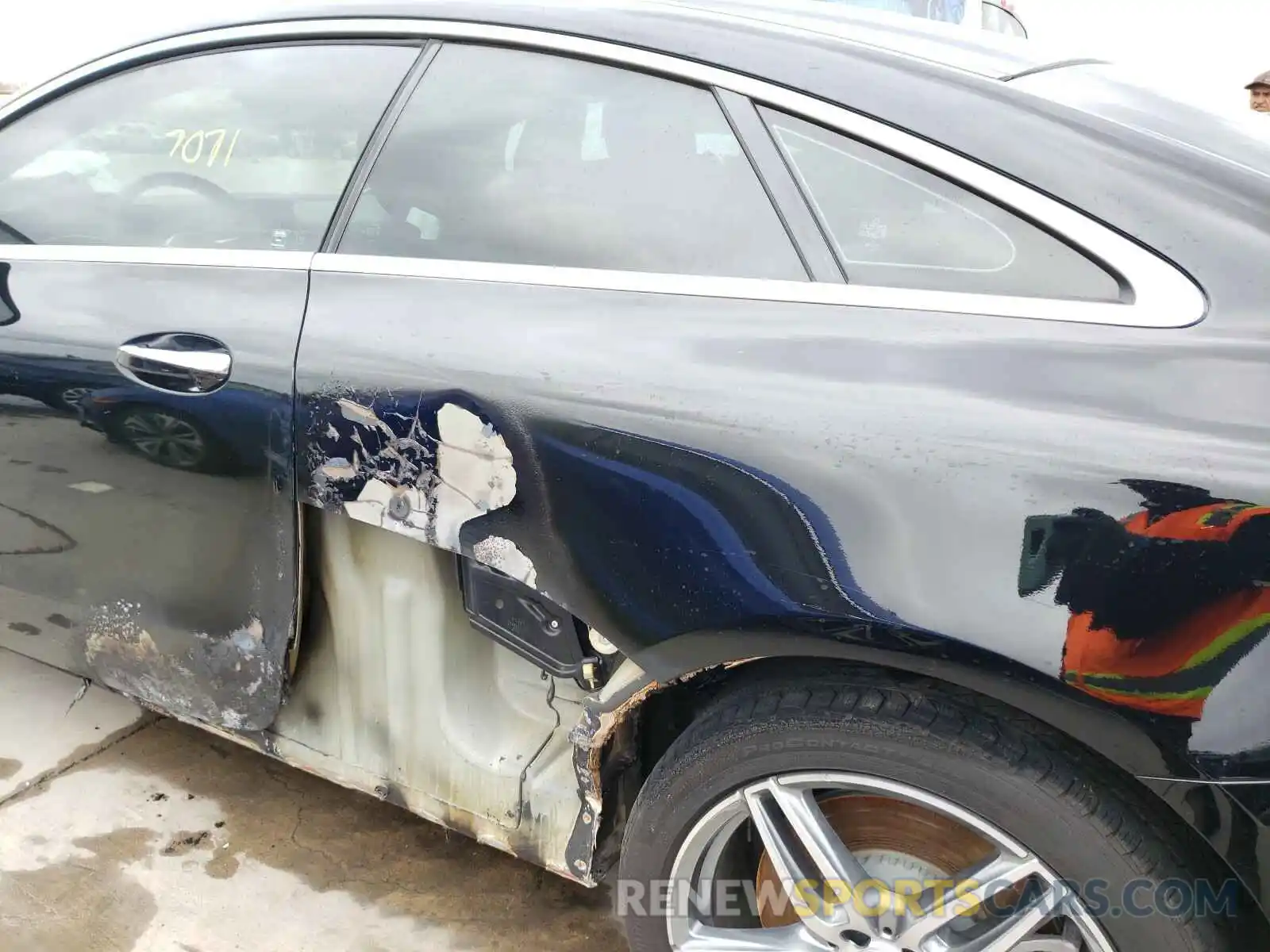 9 Photograph of a damaged car WDD1J6HB8KF090868 MERCEDES-BENZ E CLASS 2019