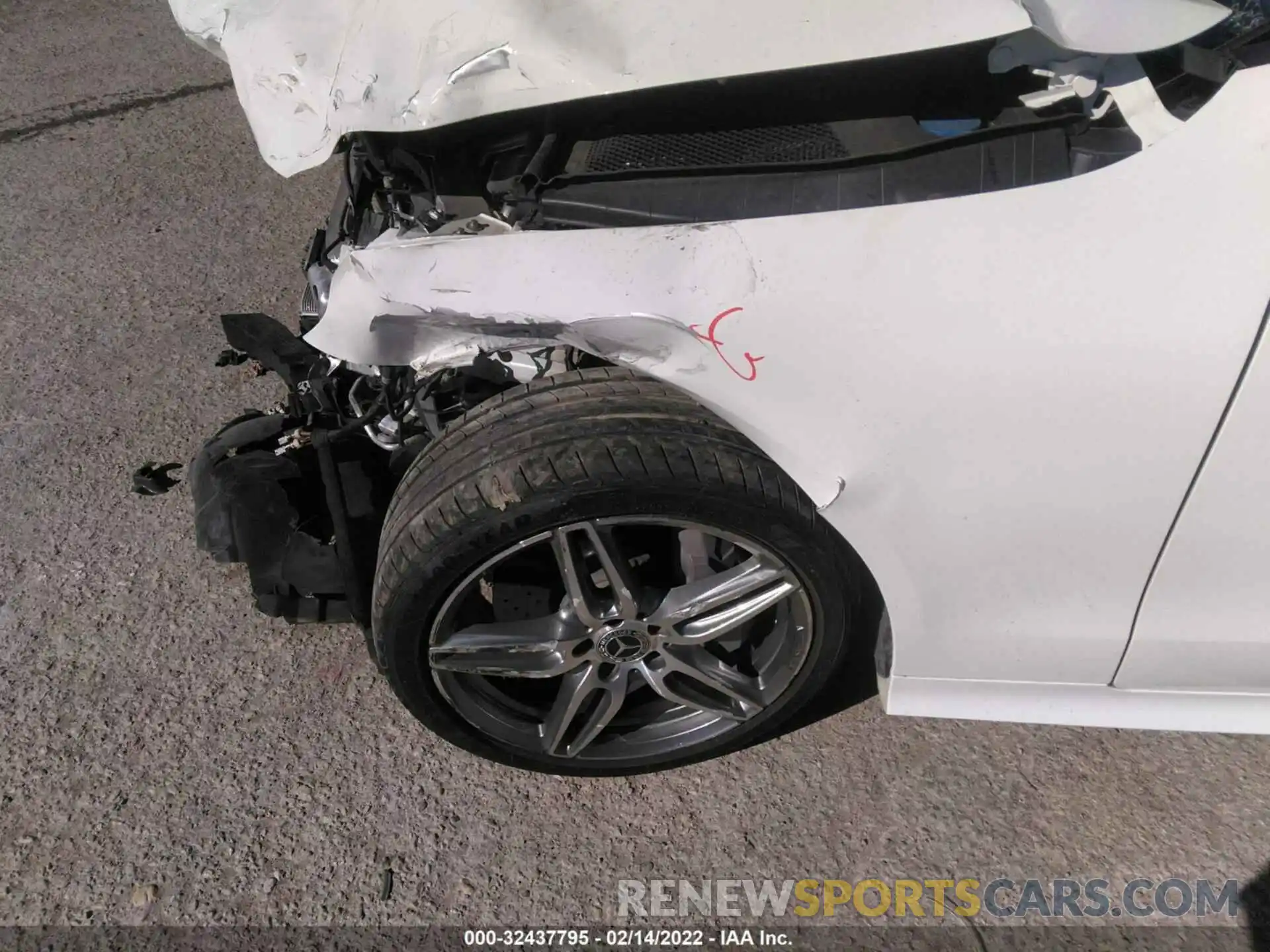 12 Photograph of a damaged car WDD1K6JB5KF078197 MERCEDES-BENZ E-CLASS 2019