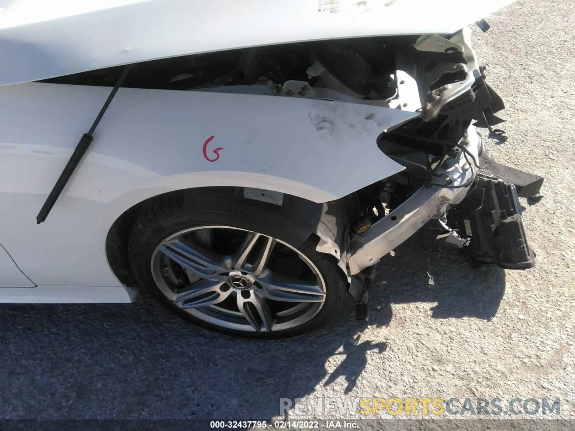 14 Photograph of a damaged car WDD1K6JB5KF078197 MERCEDES-BENZ E-CLASS 2019