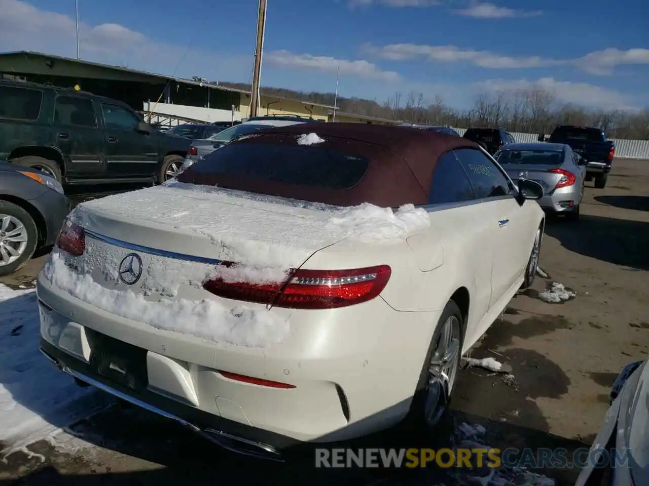 4 Photograph of a damaged car WDD1K6JBXKF075635 MERCEDES-BENZ E-CLASS 2019