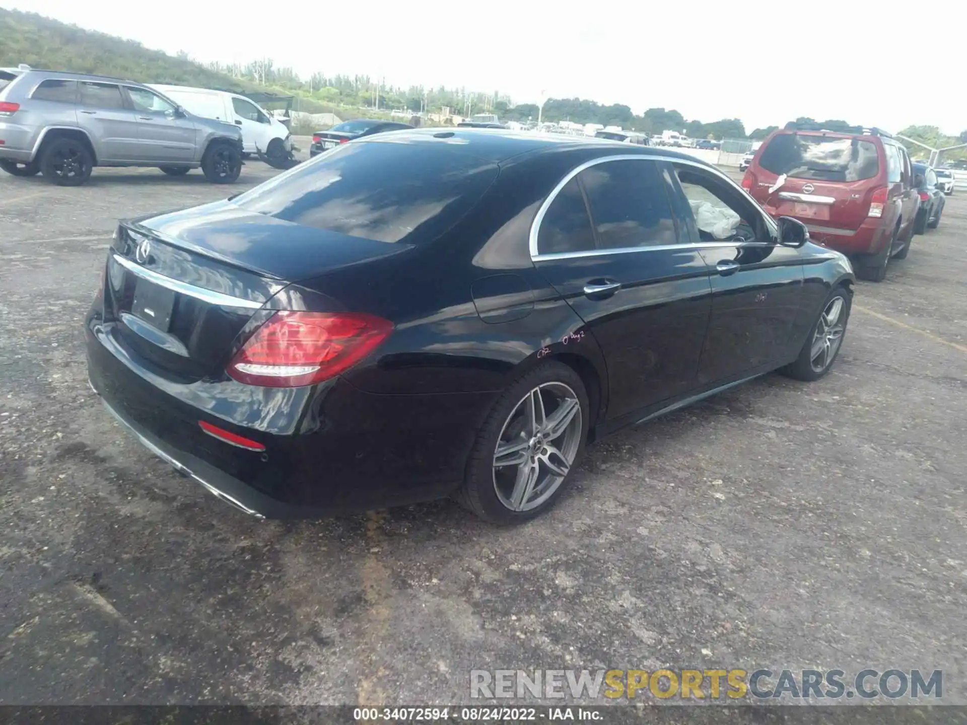 4 Photograph of a damaged car WDDZF4JB0KA497387 MERCEDES-BENZ E-CLASS 2019