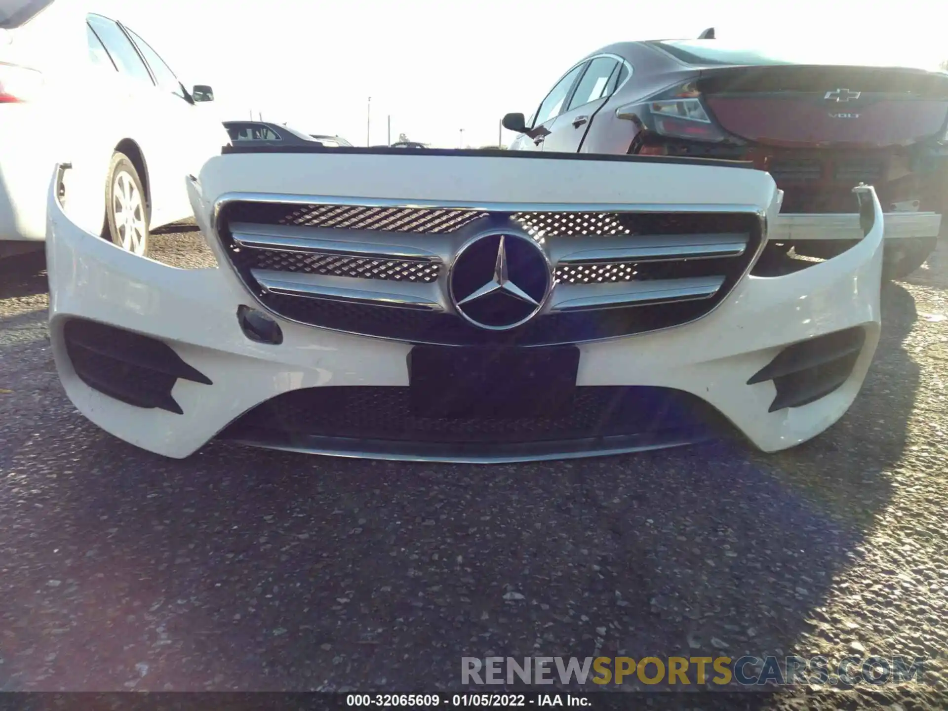 12 Photograph of a damaged car WDDZF4JB0KA518609 MERCEDES-BENZ E-CLASS 2019