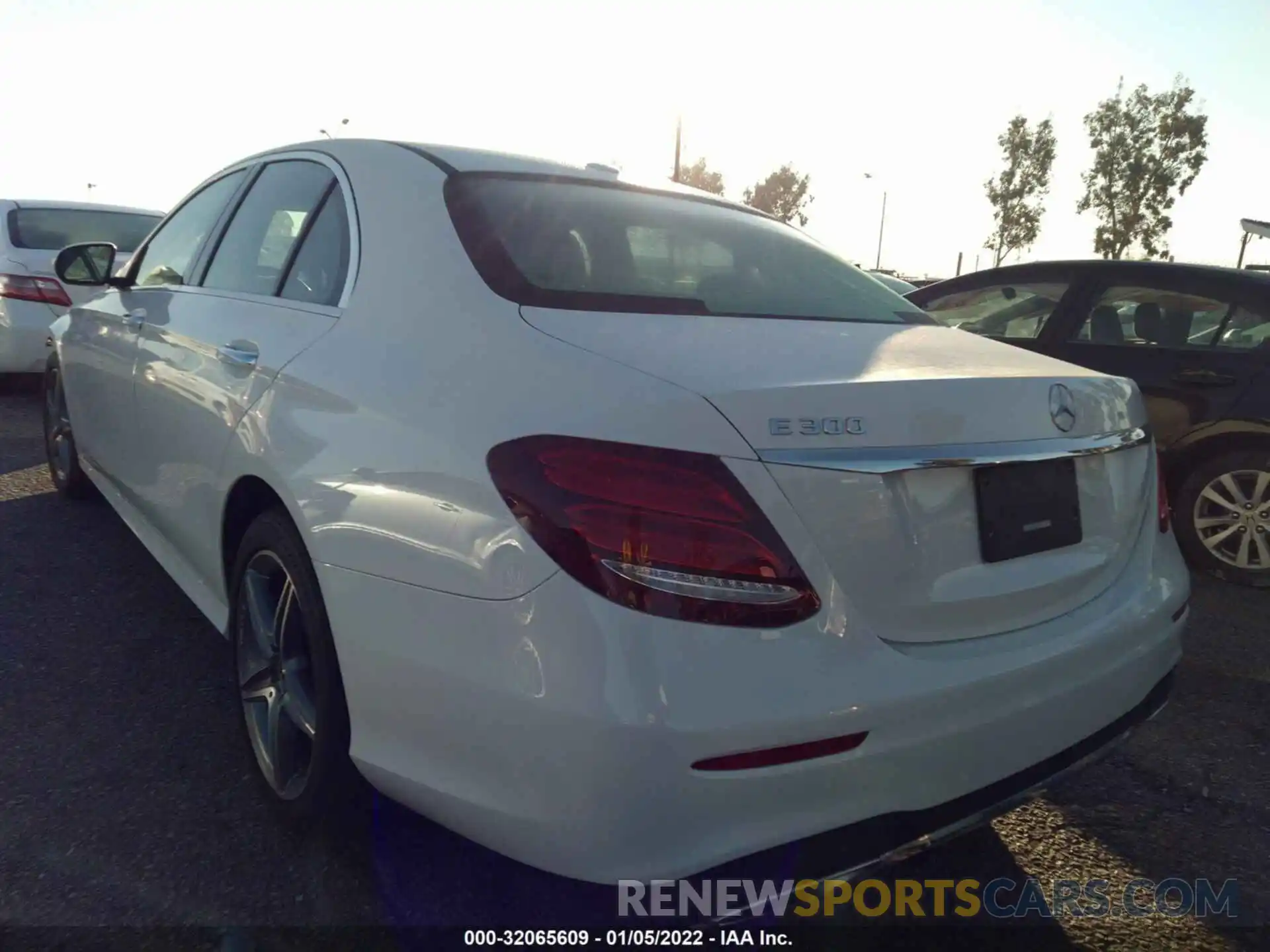 3 Photograph of a damaged car WDDZF4JB0KA518609 MERCEDES-BENZ E-CLASS 2019