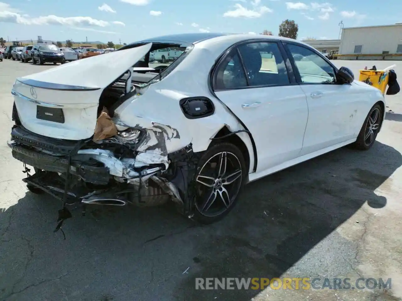 4 Photograph of a damaged car WDDZF4JB0KA551688 MERCEDES-BENZ E-CLASS 2019