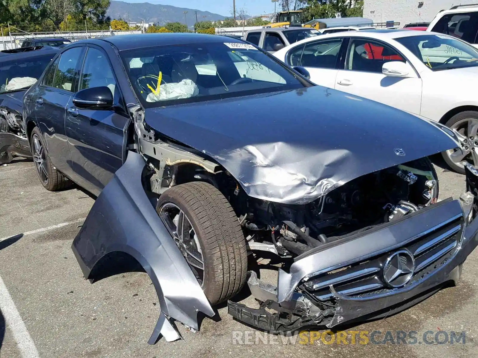 1 Photograph of a damaged car WDDZF4JB0KA559936 MERCEDES-BENZ E CLASS 2019