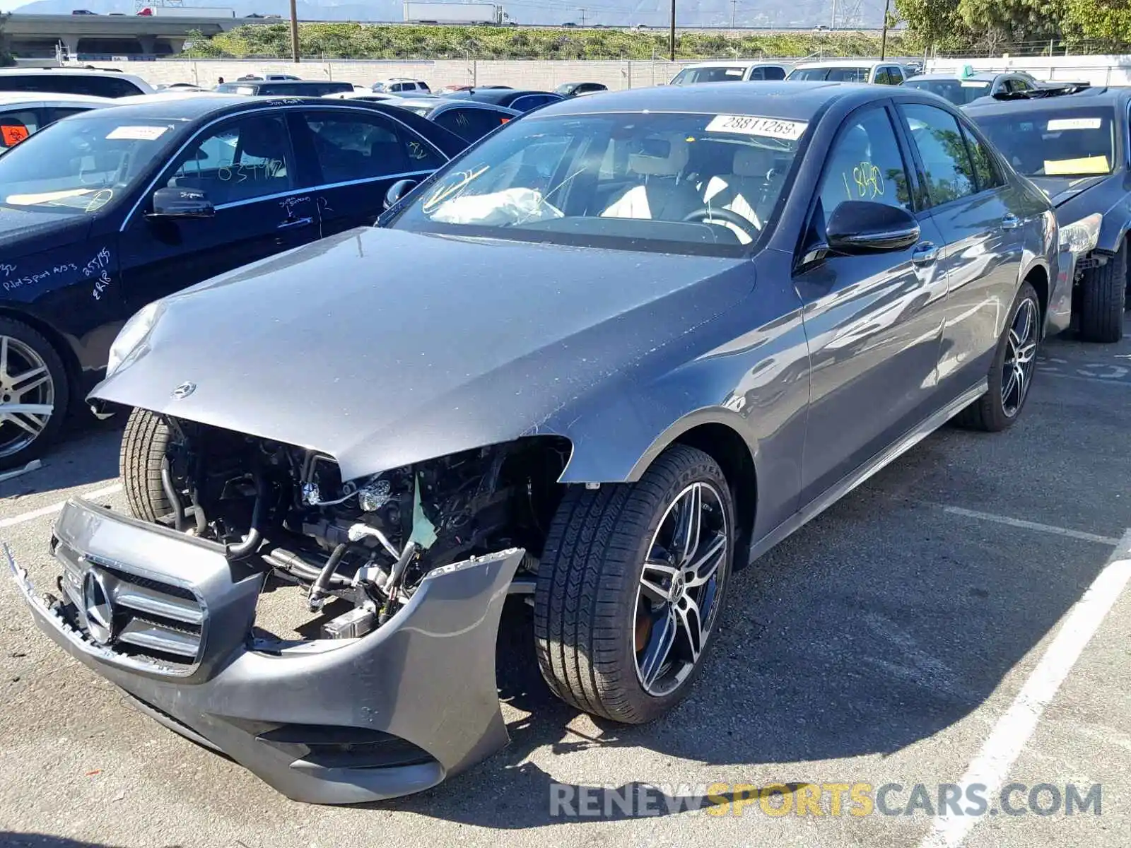 2 Photograph of a damaged car WDDZF4JB0KA559936 MERCEDES-BENZ E CLASS 2019