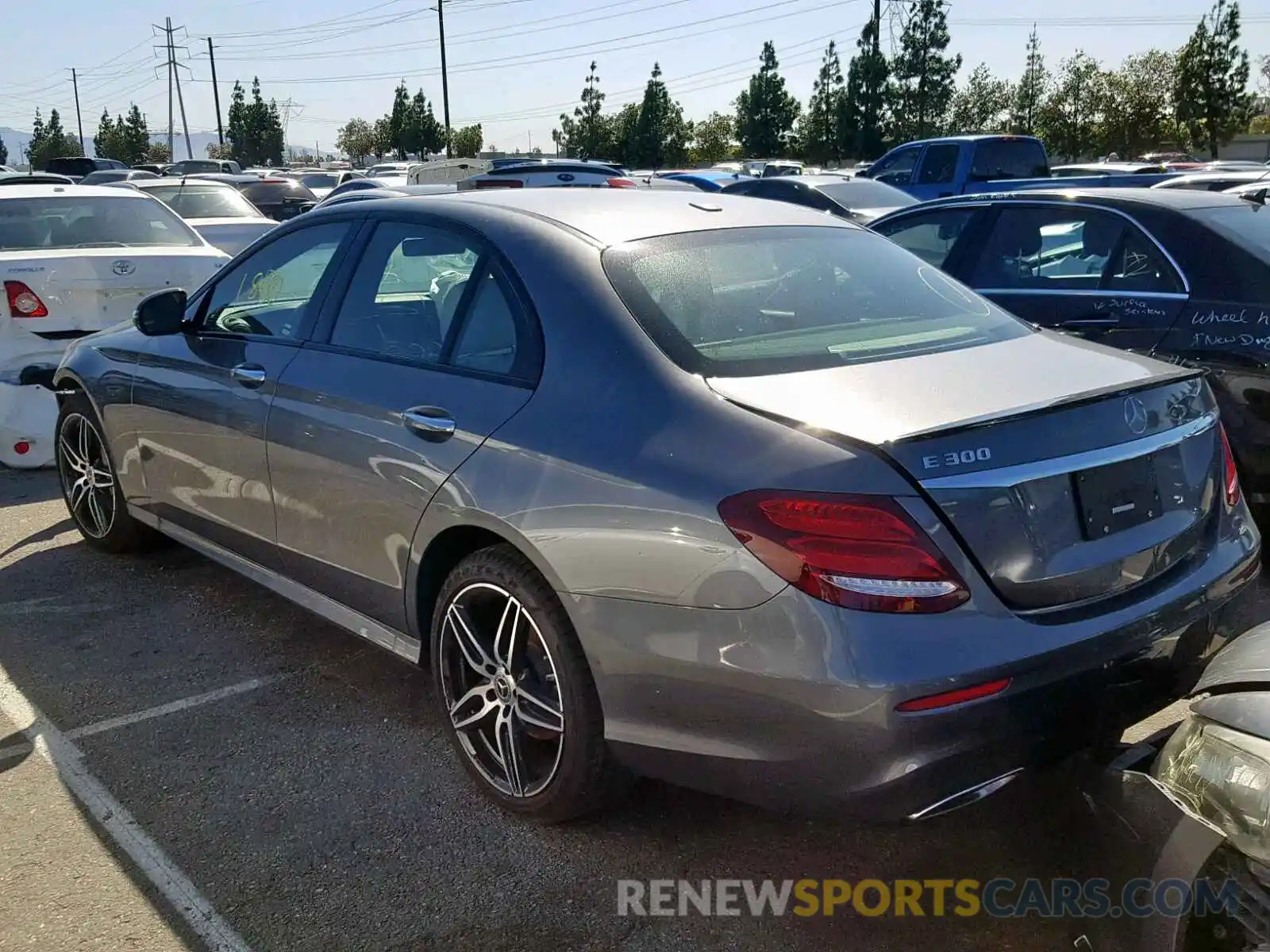 3 Photograph of a damaged car WDDZF4JB0KA559936 MERCEDES-BENZ E CLASS 2019