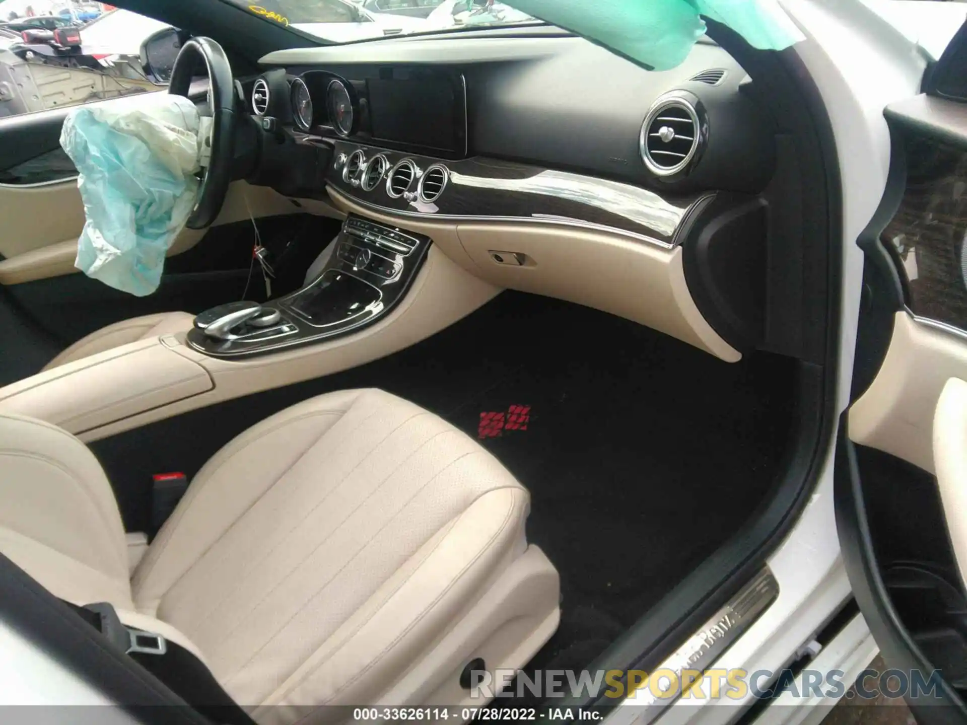 5 Photograph of a damaged car WDDZF4JB0KA561718 MERCEDES-BENZ E-CLASS 2019