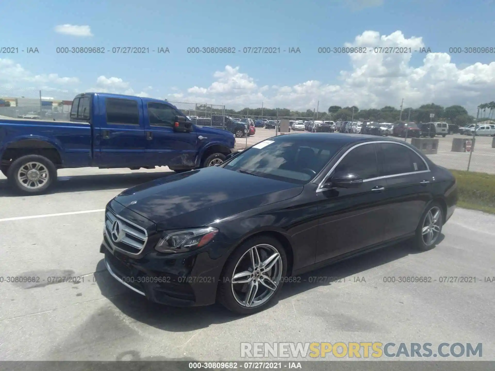 2 Фотография поврежденного автомобиля WDDZF4JB0KA571696 MERCEDES-BENZ E-CLASS 2019