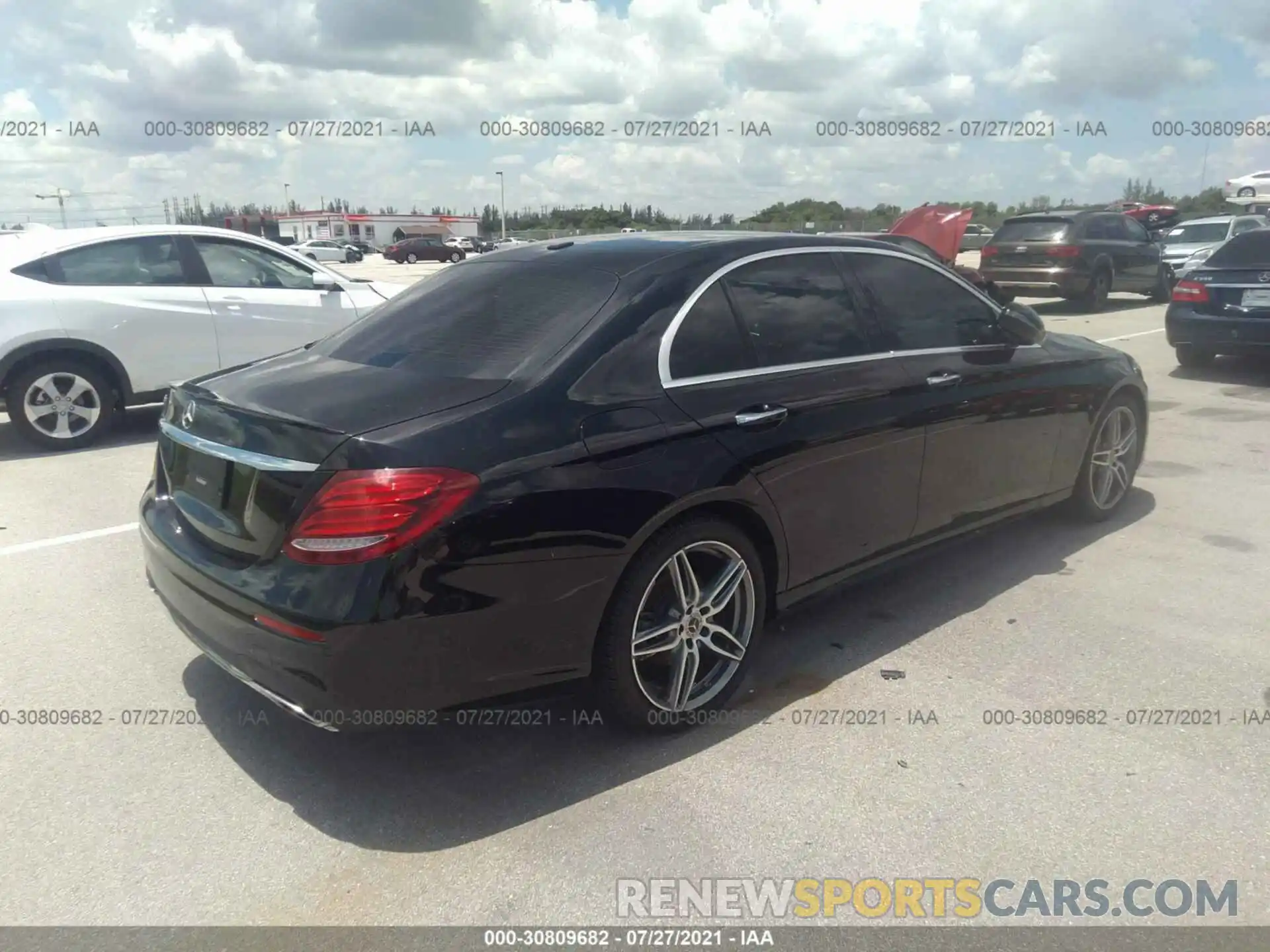 4 Photograph of a damaged car WDDZF4JB0KA571696 MERCEDES-BENZ E-CLASS 2019