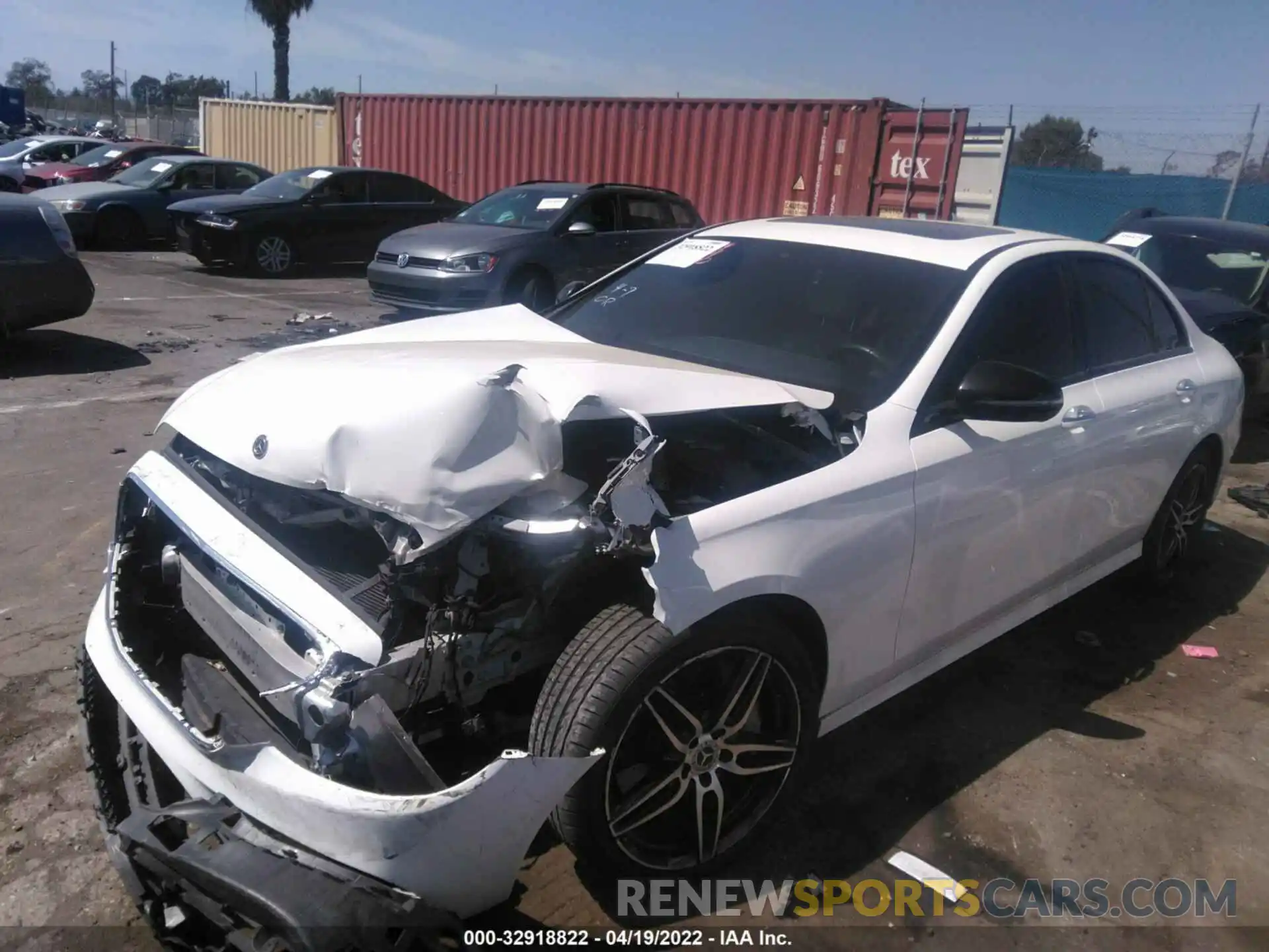 2 Photograph of a damaged car WDDZF4JB0KA573223 MERCEDES-BENZ E-CLASS 2019