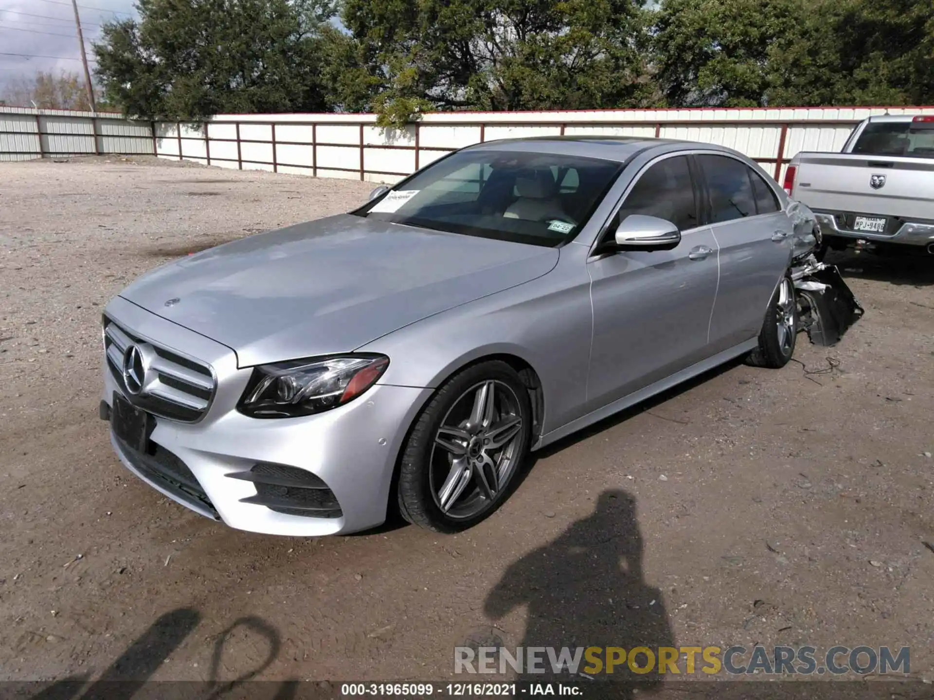 2 Photograph of a damaged car WDDZF4JB0KA605135 MERCEDES-BENZ E-CLASS 2019