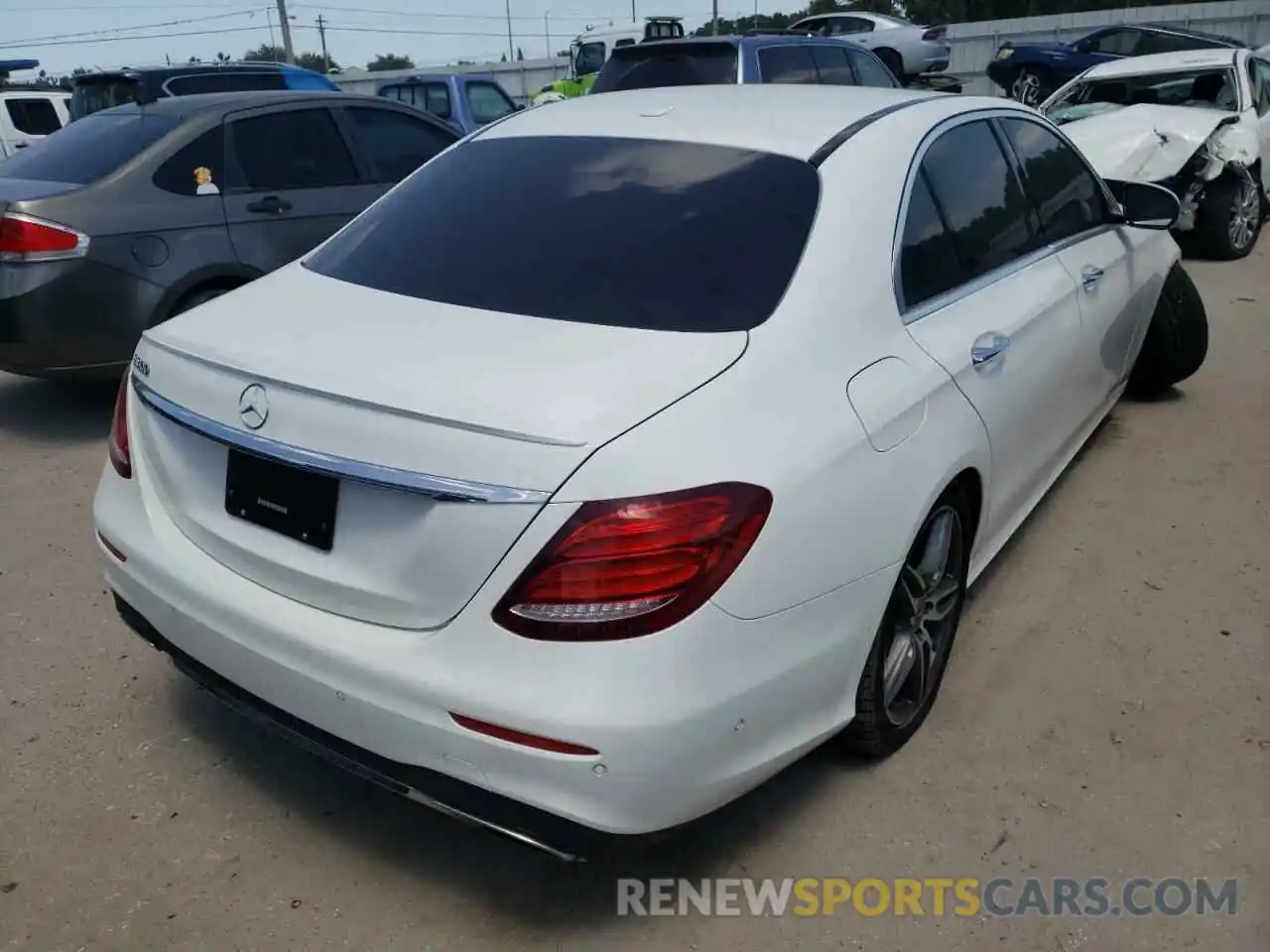 4 Photograph of a damaged car WDDZF4JB0KA627720 MERCEDES-BENZ E-CLASS 2019