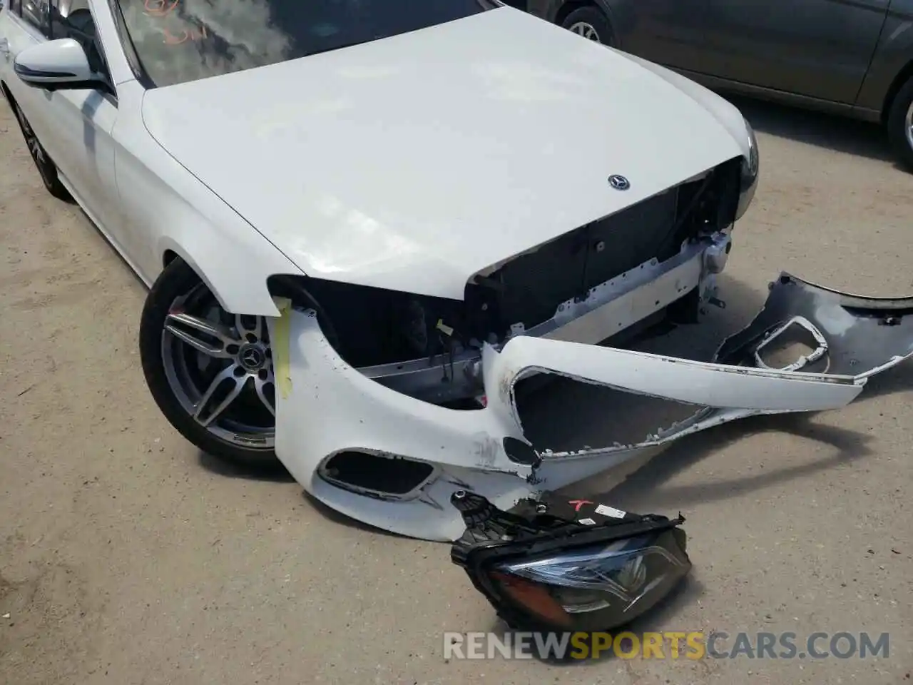 9 Photograph of a damaged car WDDZF4JB0KA627720 MERCEDES-BENZ E-CLASS 2019