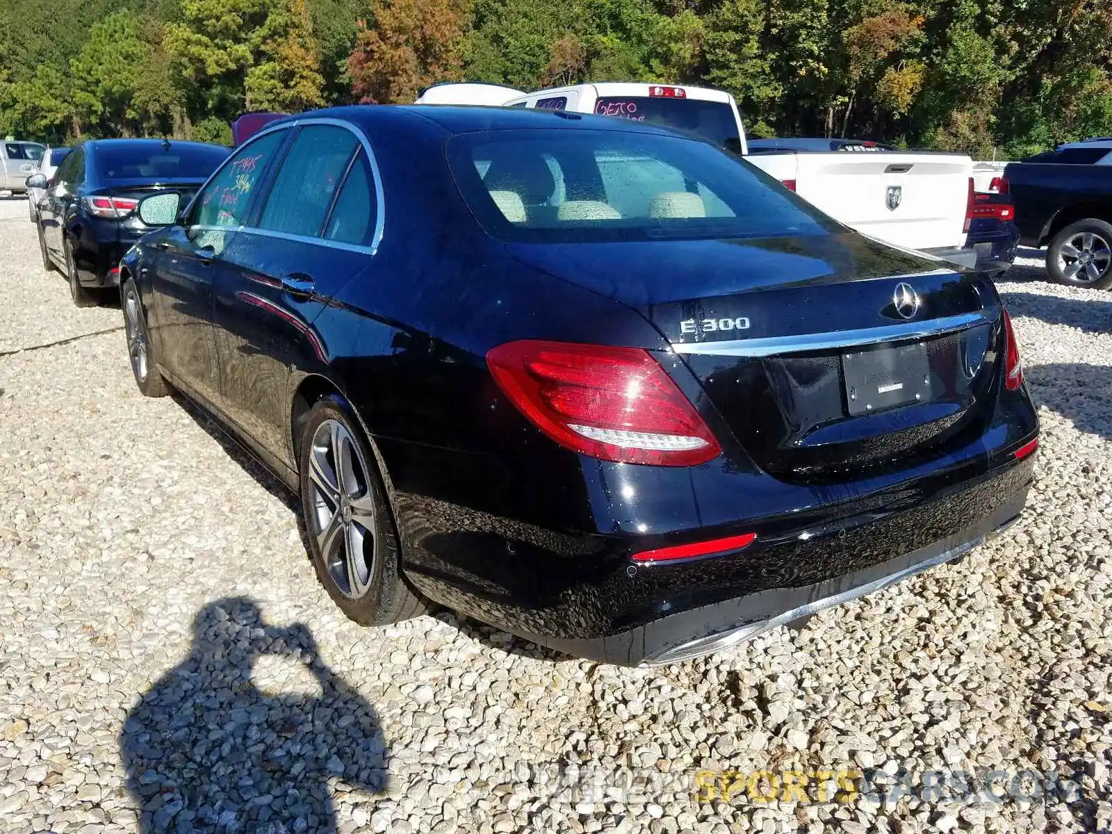 3 Photograph of a damaged car WDDZF4JB0KA630245 MERCEDES-BENZ E CLASS 2019