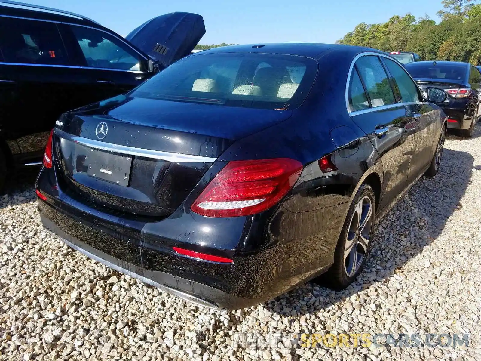 4 Photograph of a damaged car WDDZF4JB0KA630245 MERCEDES-BENZ E CLASS 2019