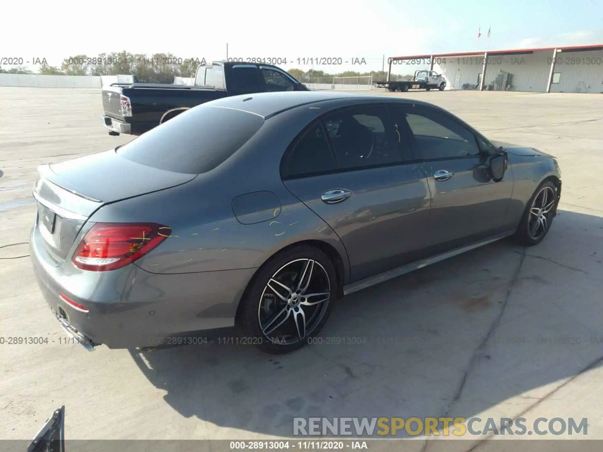 4 Photograph of a damaged car WDDZF4JB0KA644856 MERCEDES-BENZ E-CLASS 2019