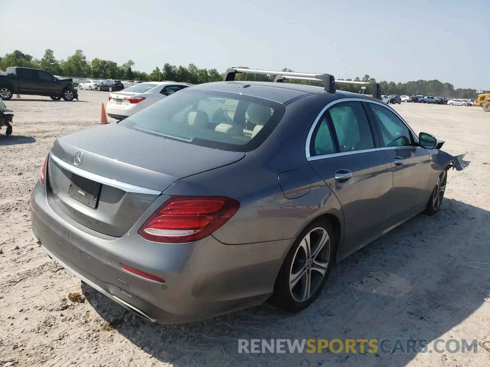 4 Photograph of a damaged car WDDZF4JB1KA510941 MERCEDES-BENZ E-CLASS 2019