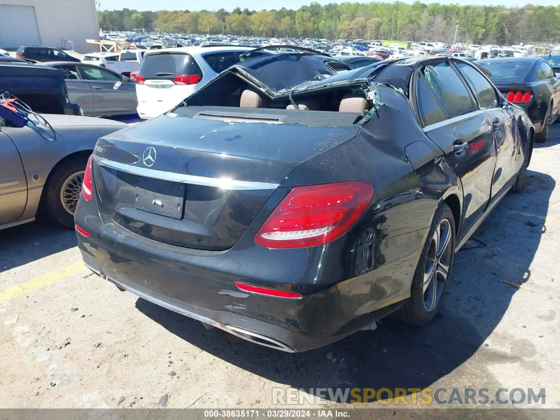 4 Photograph of a damaged car WDDZF4JB1KA514813 MERCEDES-BENZ E-CLASS 2019