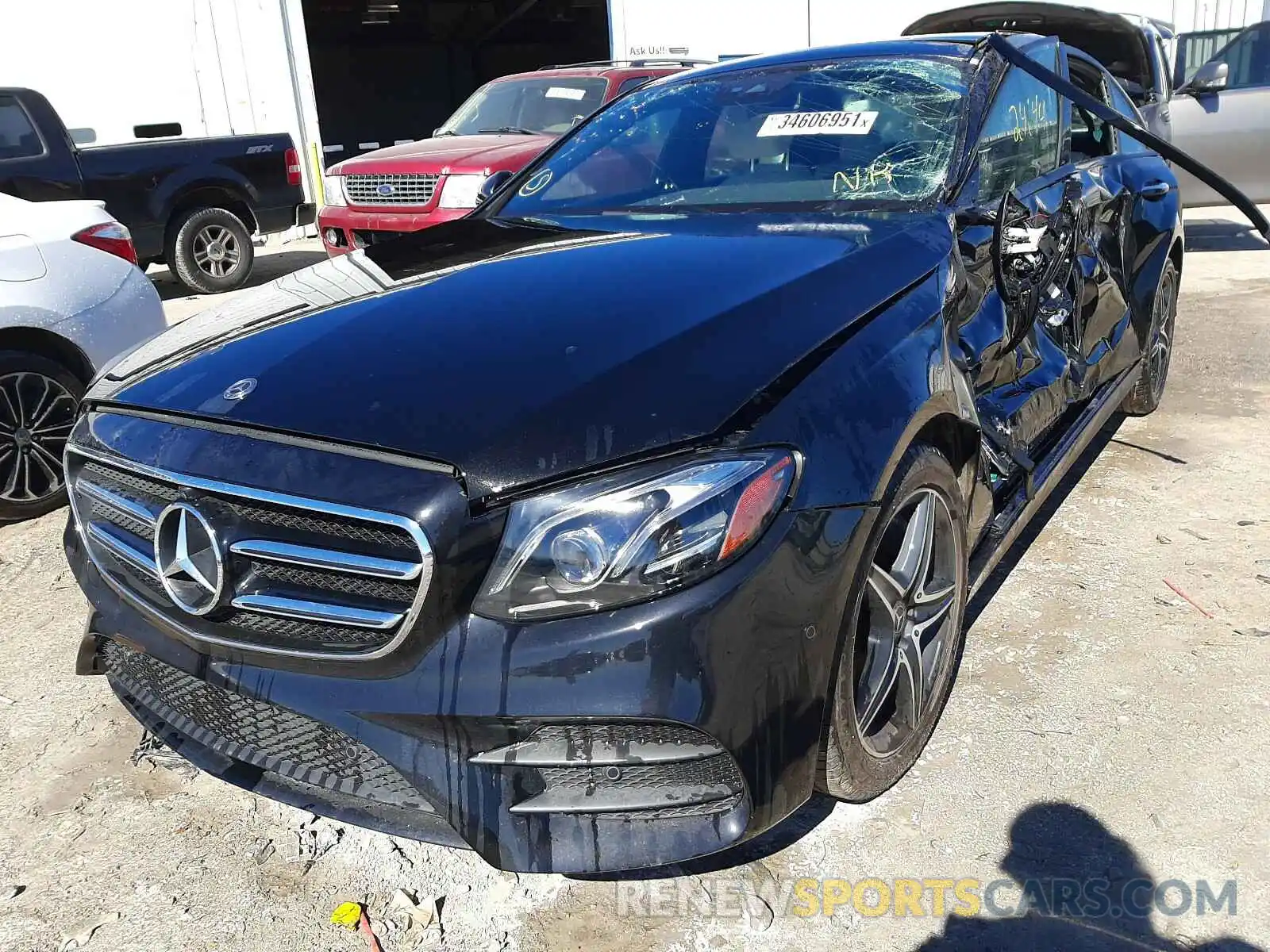 2 Photograph of a damaged car WDDZF4JB1KA515833 MERCEDES-BENZ E CLASS 2019