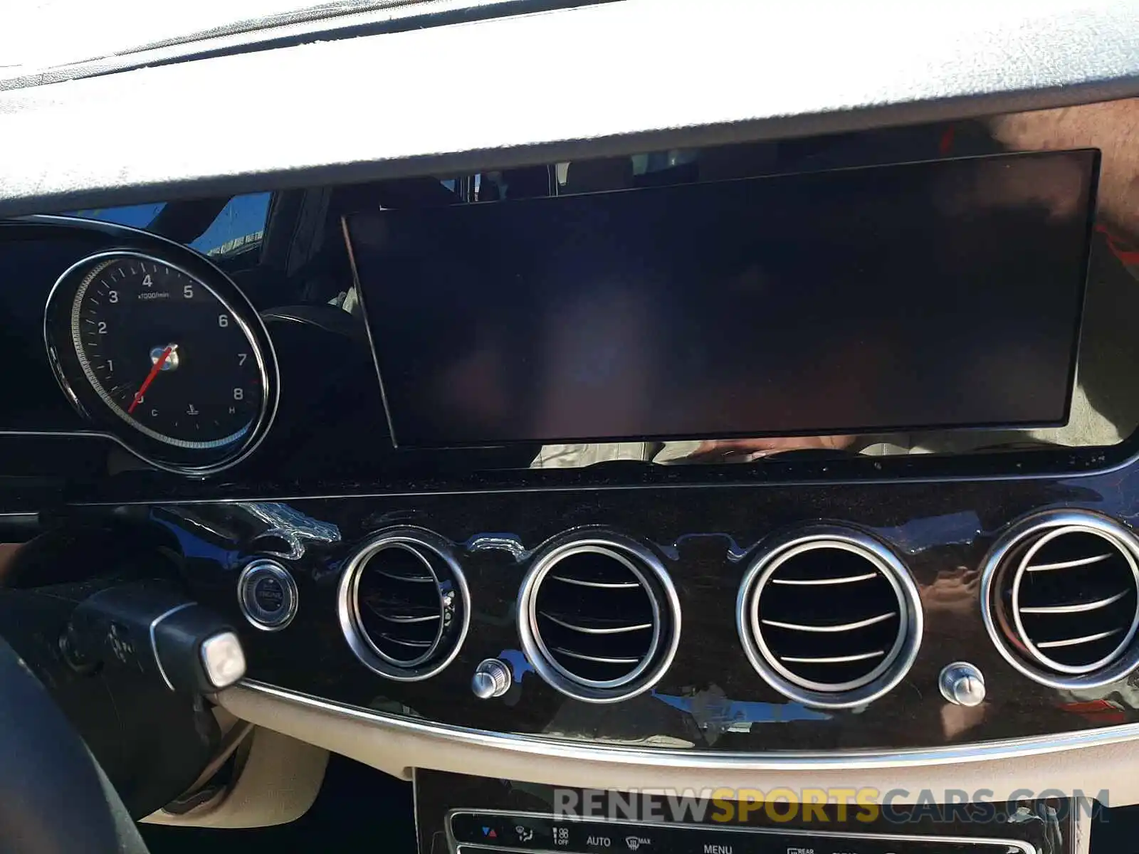 9 Photograph of a damaged car WDDZF4JB1KA515833 MERCEDES-BENZ E CLASS 2019