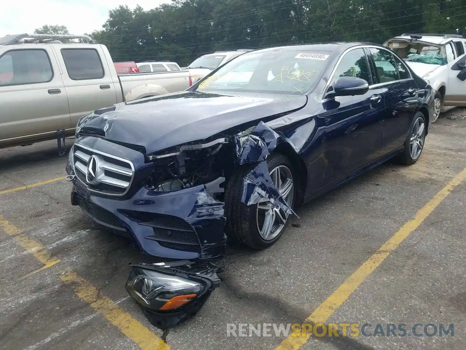 2 Photograph of a damaged car WDDZF4JB1KA592251 MERCEDES-BENZ E CLASS 2019