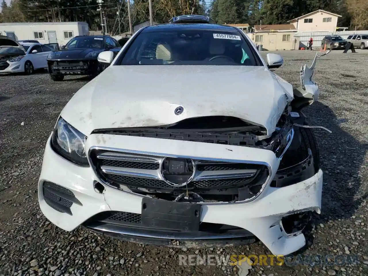 5 Photograph of a damaged car WDDZF4JB1KA633199 MERCEDES-BENZ E-CLASS 2019