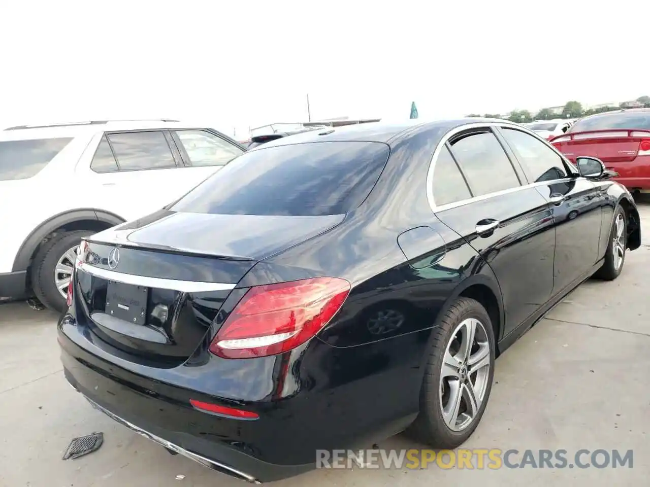 4 Photograph of a damaged car WDDZF4JB1KA657762 MERCEDES-BENZ E-CLASS 2019