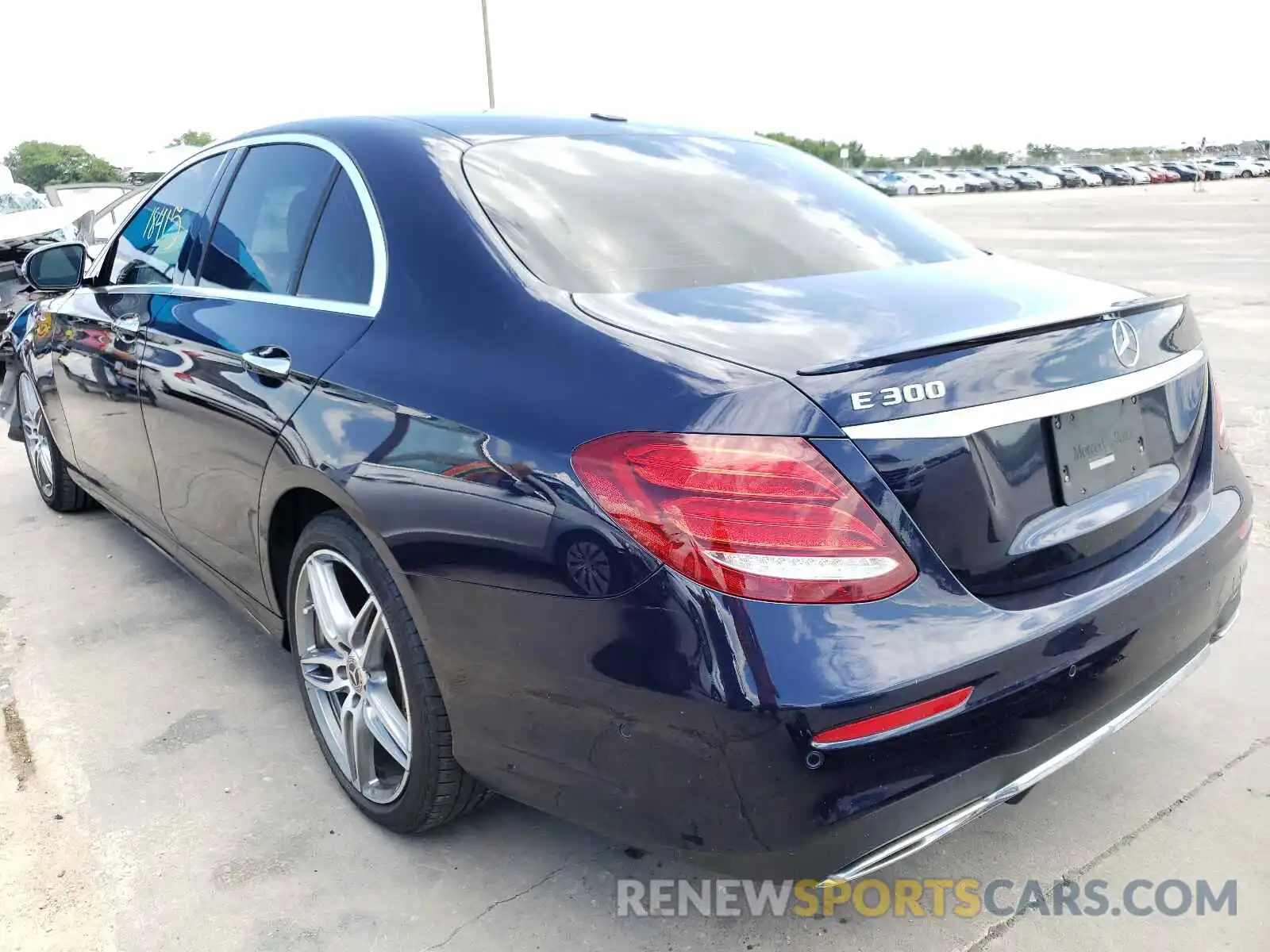 3 Photograph of a damaged car WDDZF4JB1KA658992 MERCEDES-BENZ E-CLASS 2019