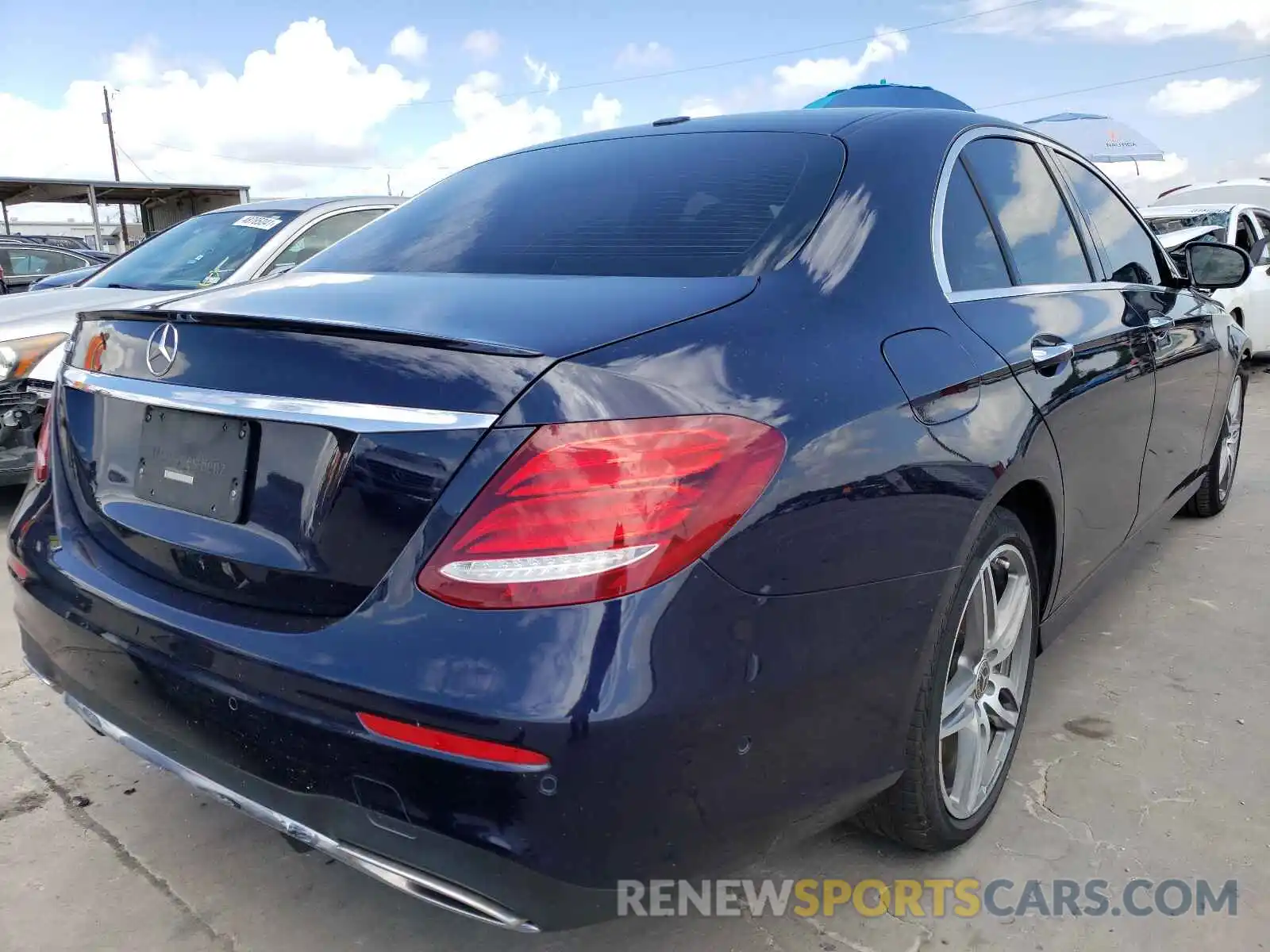 4 Photograph of a damaged car WDDZF4JB1KA658992 MERCEDES-BENZ E-CLASS 2019