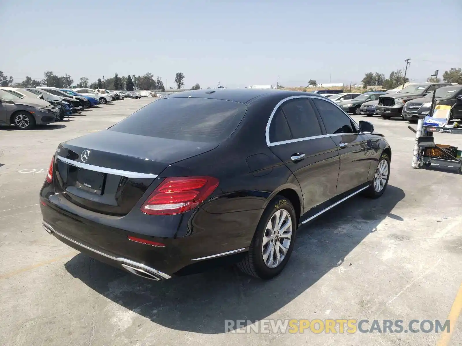 4 Photograph of a damaged car WDDZF4JB1KA665358 MERCEDES-BENZ E-CLASS 2019