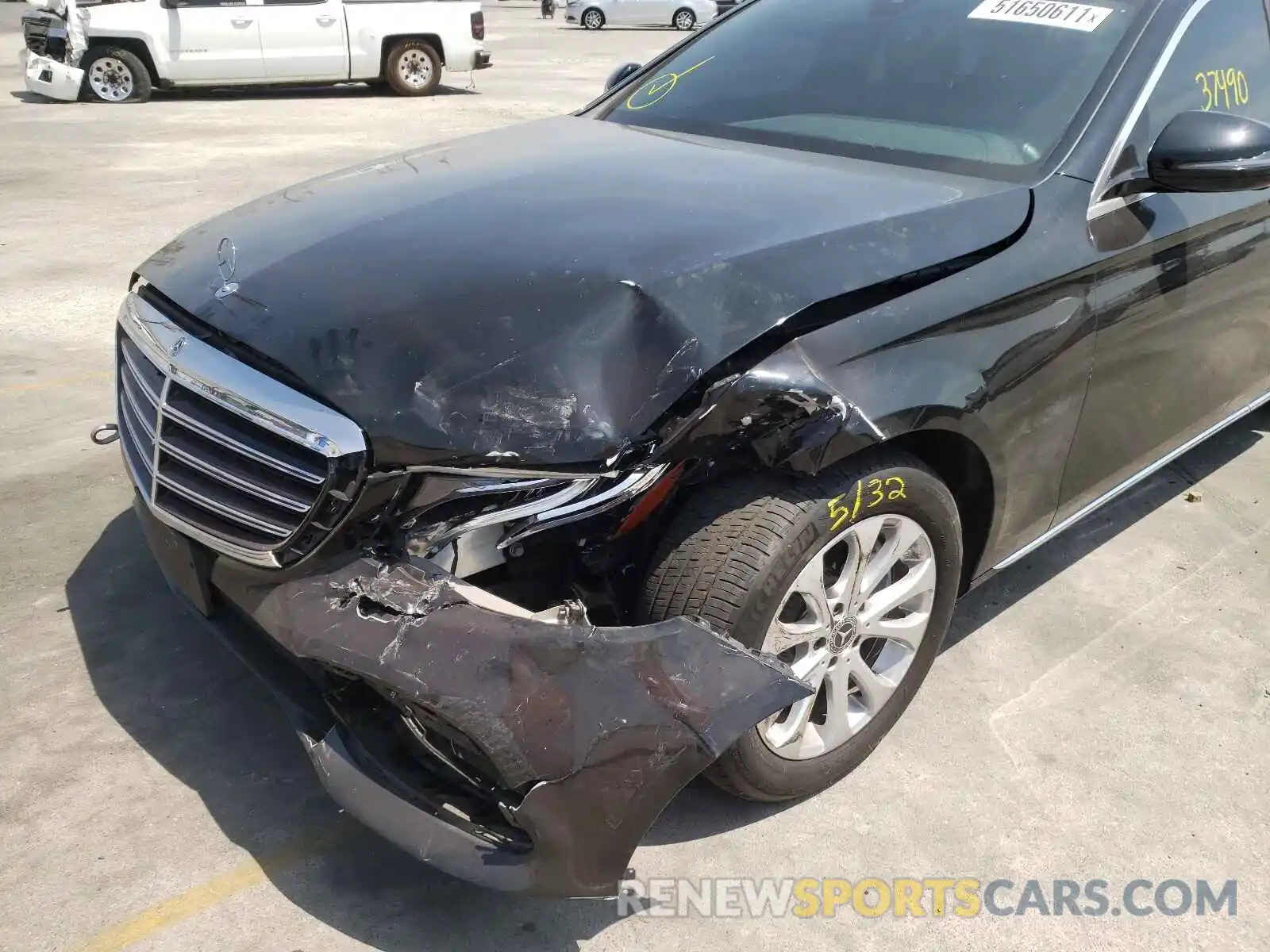 9 Photograph of a damaged car WDDZF4JB1KA665358 MERCEDES-BENZ E-CLASS 2019