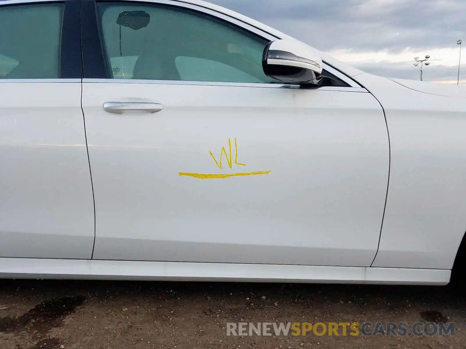 9 Photograph of a damaged car WDDZF4JB1KA677154 MERCEDES-BENZ E CLASS 2019