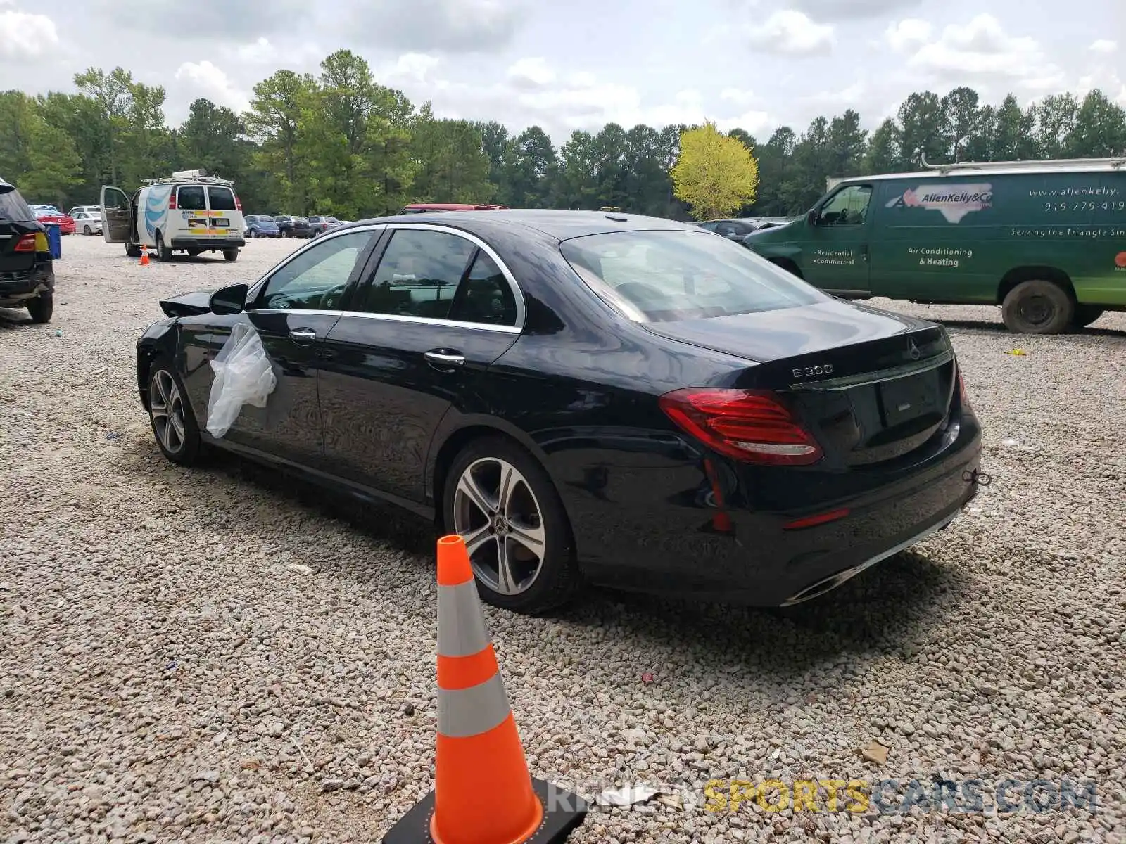 3 Photograph of a damaged car WDDZF4JB2KA488111 MERCEDES-BENZ E-CLASS 2019