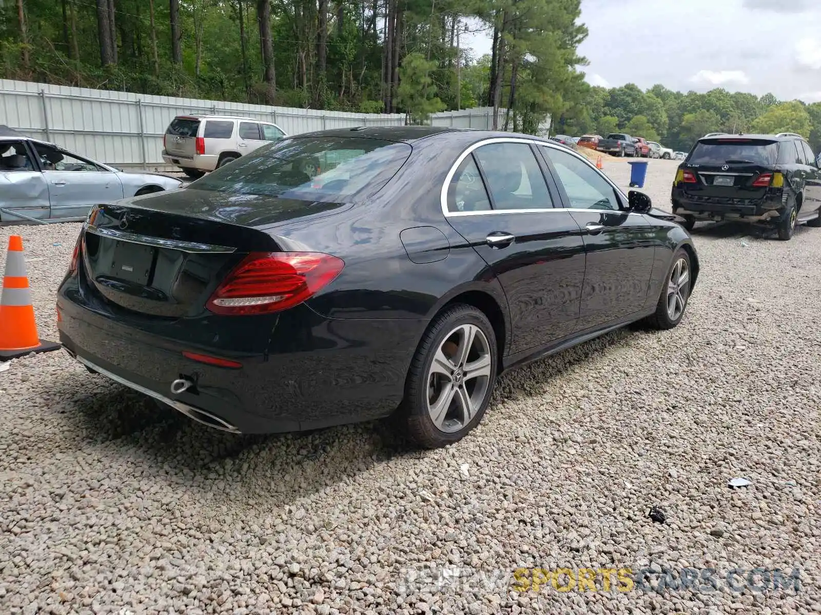 4 Photograph of a damaged car WDDZF4JB2KA488111 MERCEDES-BENZ E-CLASS 2019