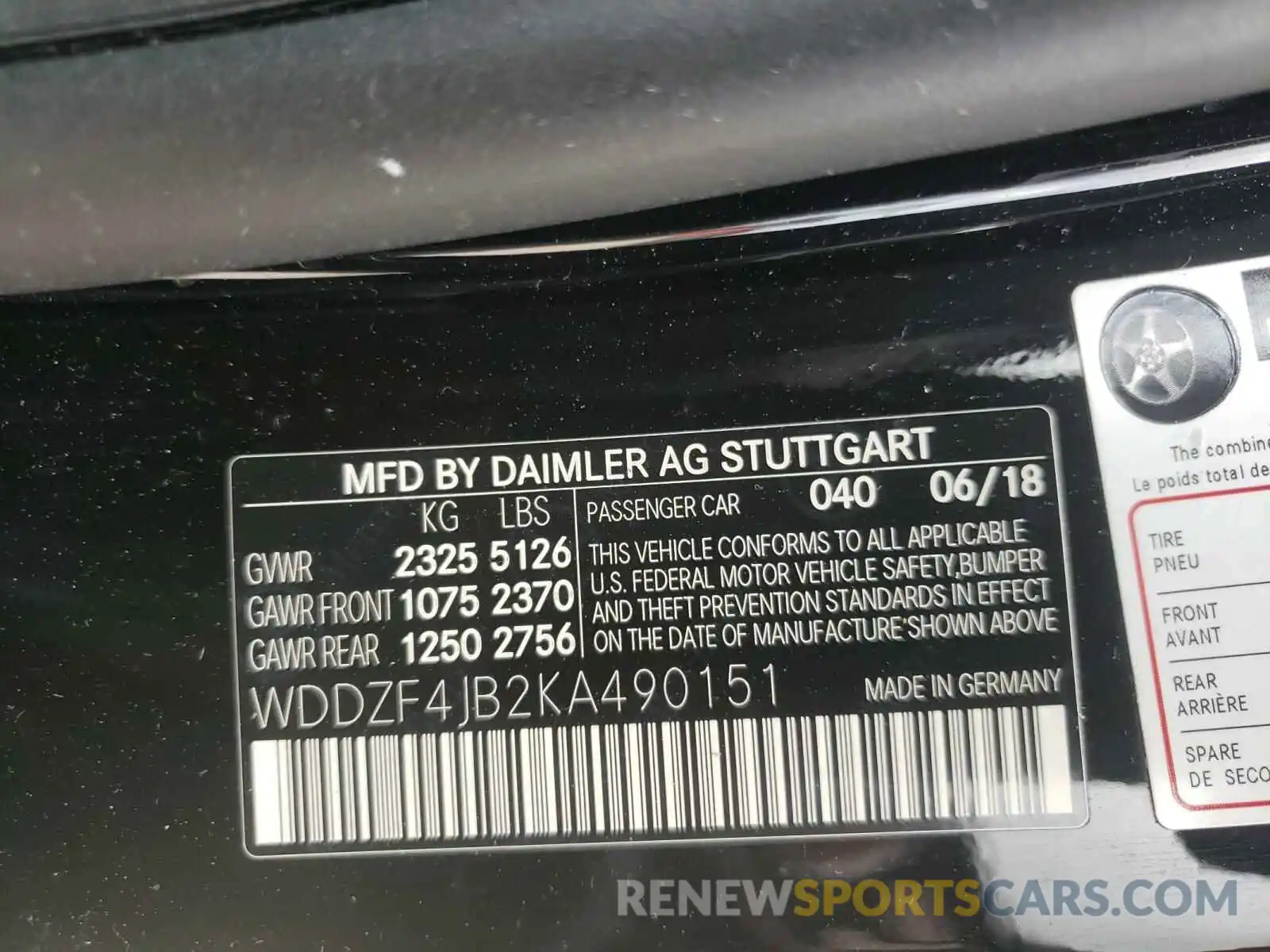 10 Photograph of a damaged car WDDZF4JB2KA490151 MERCEDES-BENZ E-CLASS 2019