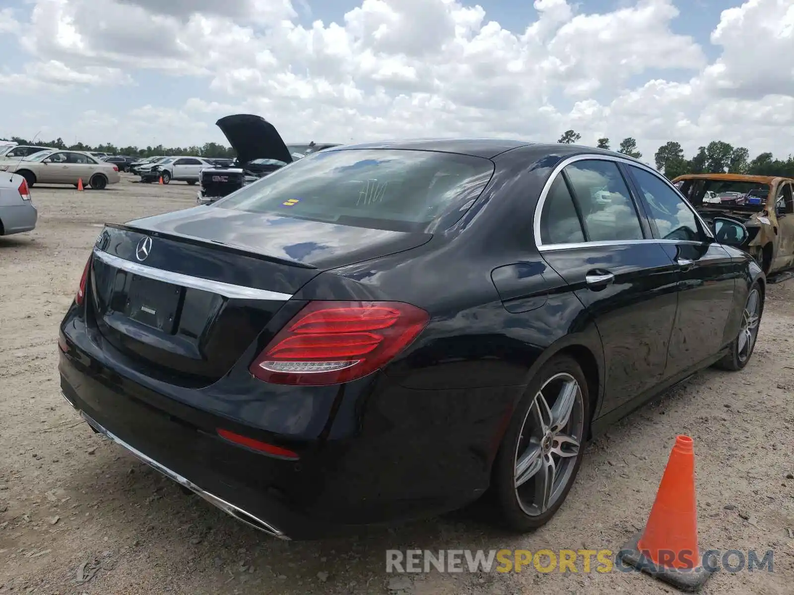 4 Photograph of a damaged car WDDZF4JB2KA490151 MERCEDES-BENZ E-CLASS 2019