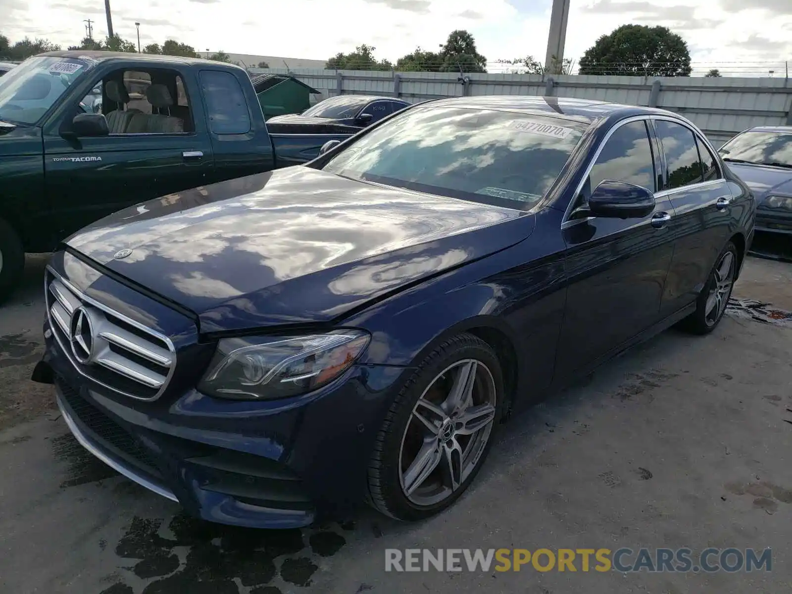 2 Photograph of a damaged car WDDZF4JB2KA508731 MERCEDES-BENZ E CLASS 2019