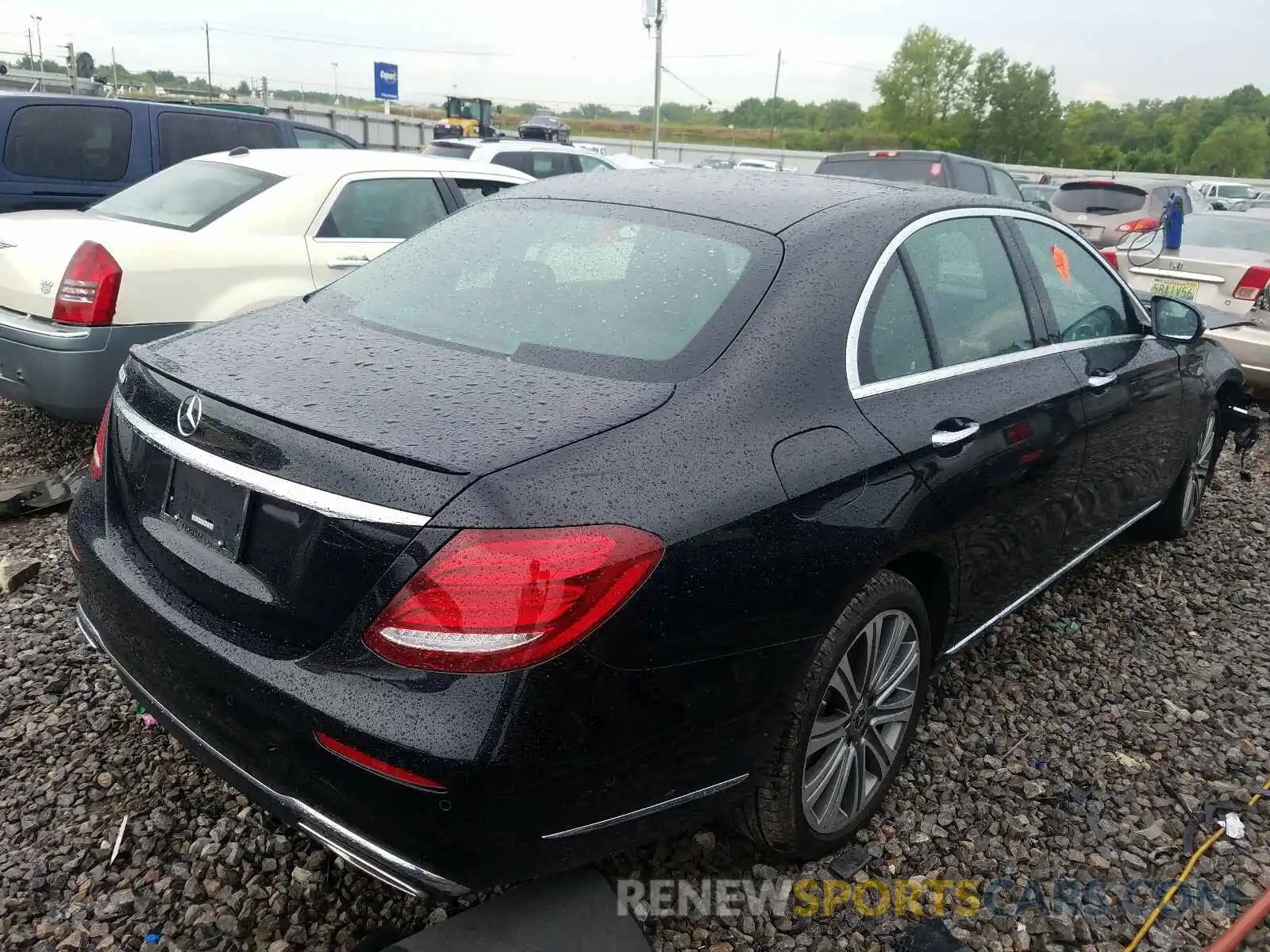 4 Photograph of a damaged car WDDZF4JB2KA513458 MERCEDES-BENZ E CLASS 2019