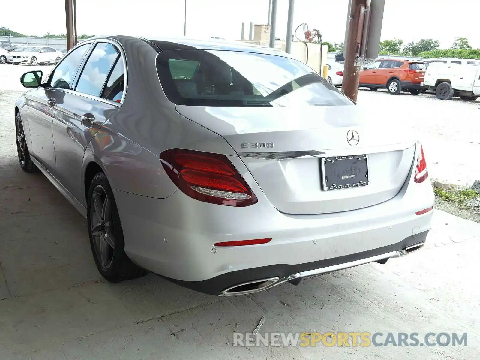 3 Photograph of a damaged car WDDZF4JB2KA519261 MERCEDES-BENZ E CLASS 2019