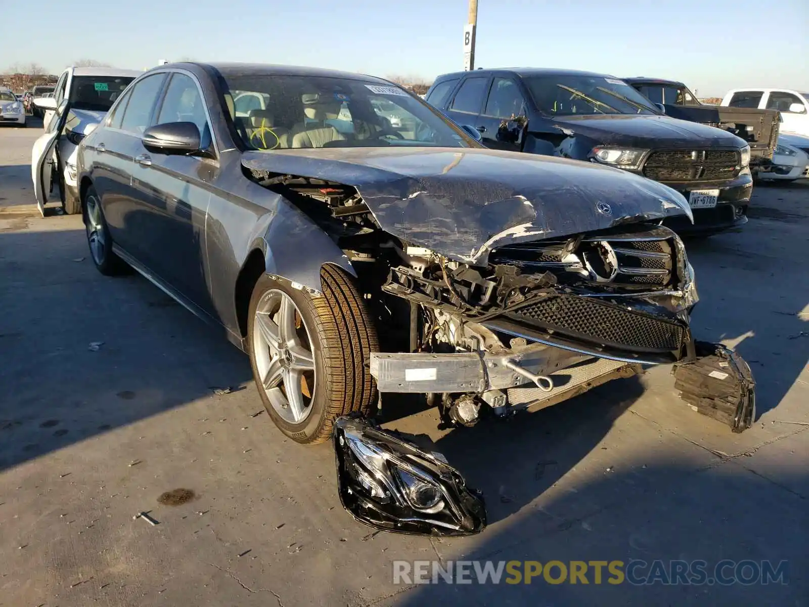 1 Photograph of a damaged car WDDZF4JB2KA524864 MERCEDES-BENZ E CLASS 2019