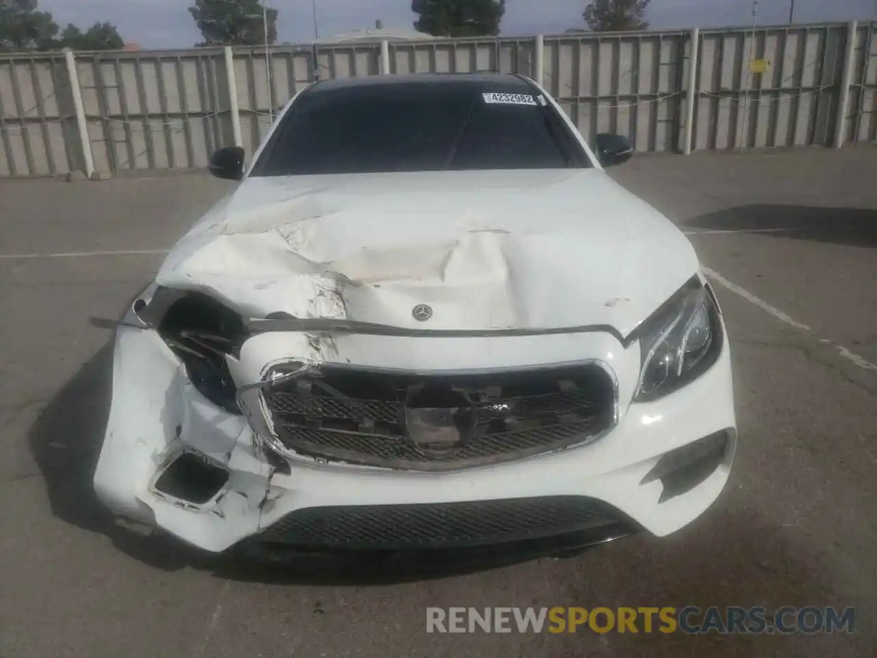 5 Photograph of a damaged car WDDZF4JB2KA525738 MERCEDES-BENZ E-CLASS 2019