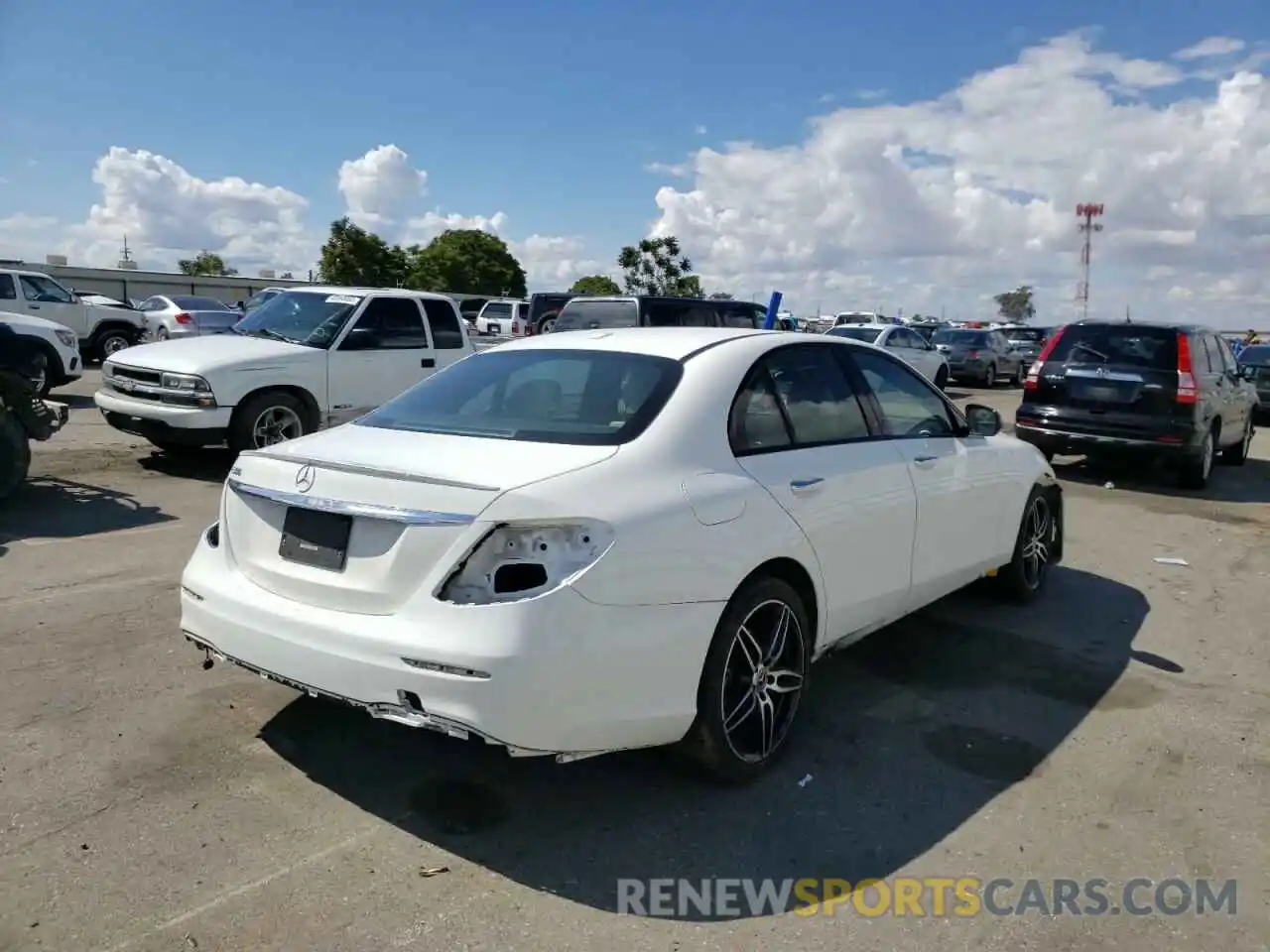 4 Photograph of a damaged car WDDZF4JB2KA542989 MERCEDES-BENZ E-CLASS 2019