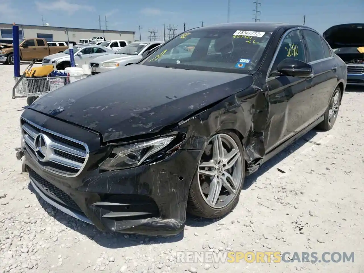 2 Фотография поврежденного автомобиля WDDZF4JB2KA567701 MERCEDES-BENZ E-CLASS 2019