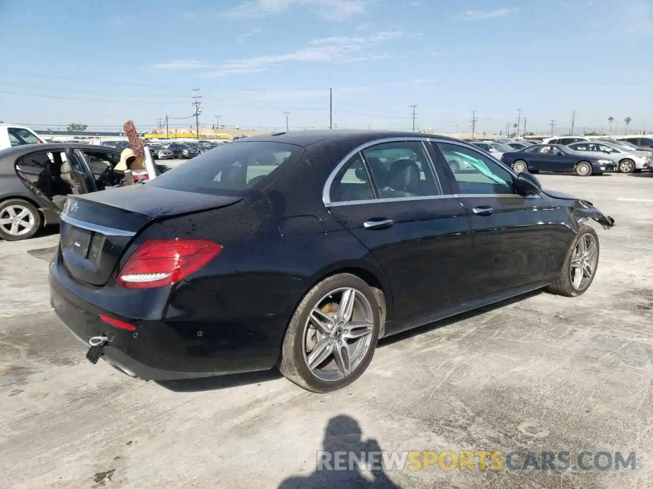 4 Photograph of a damaged car WDDZF4JB2KA577144 MERCEDES-BENZ E-CLASS 2019