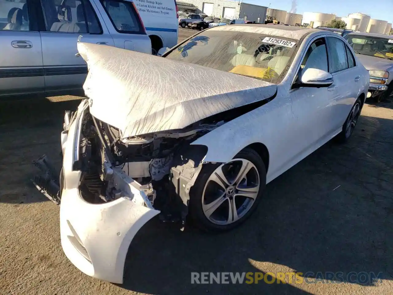 2 Photograph of a damaged car WDDZF4JB2KA579654 MERCEDES-BENZ E-CLASS 2019